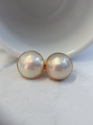 K18 Yellow Gold 14.7mm Mabe Pearl Button Clip-On Earrings
