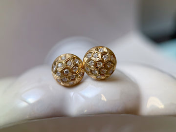 Vintage Round Stud Earrings in K18 Yellow Gold with Diamond