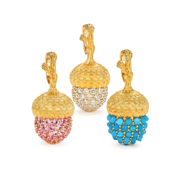 Acorn Charm Pendant in 18K