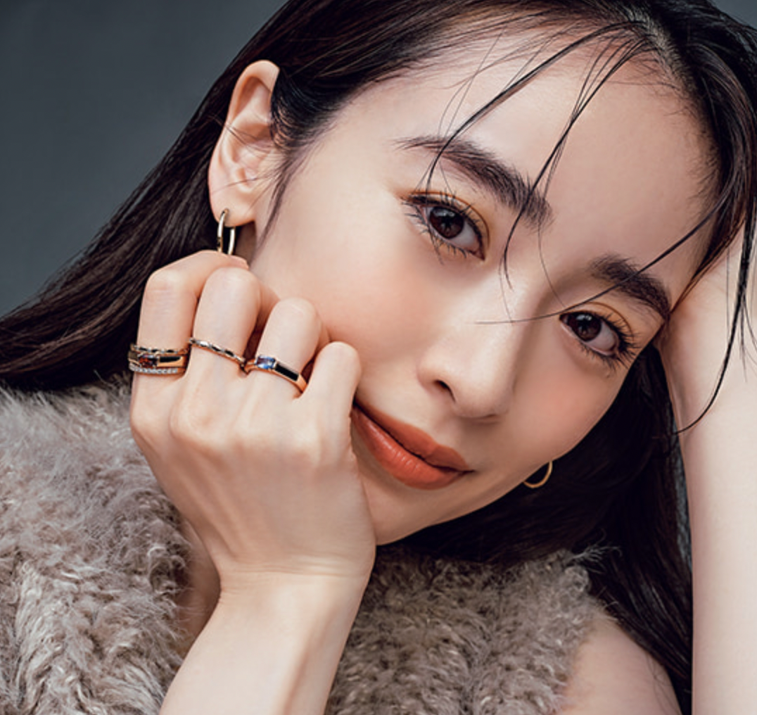 Vendome Aoyama Garnet Ring Set