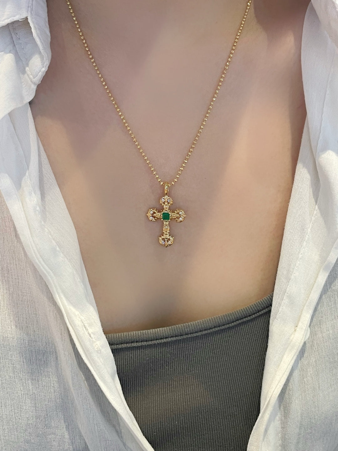 18K Gold Cross Pendant, 0.24ct Emerald & 0.12ct Lab-Grown Diamond