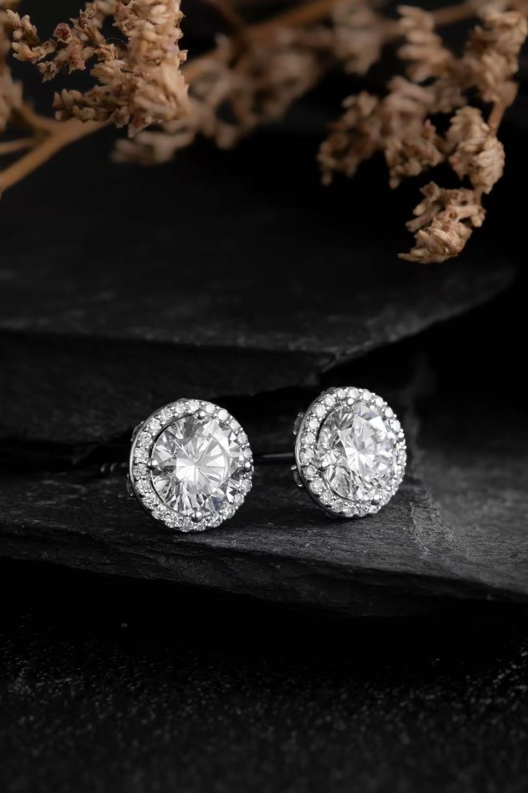 14K White Gold Round Halo Diamond Stud Earrings (0.98ct/p Main Stone)