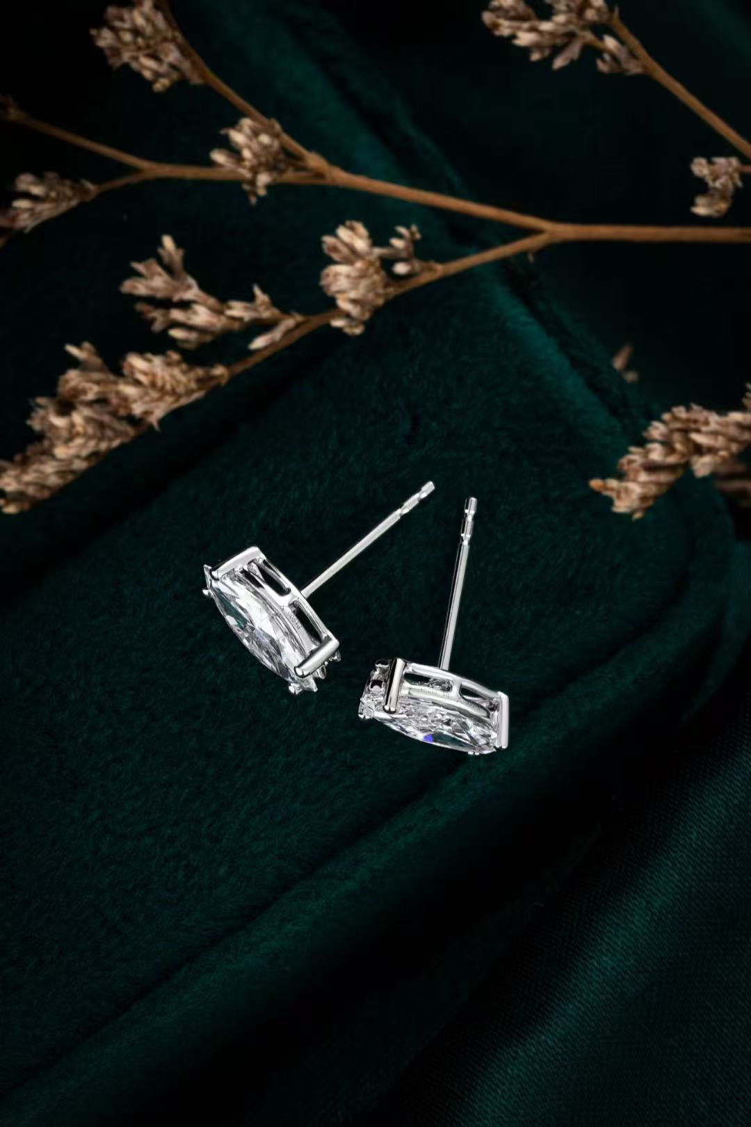 14K White Gold Marquise Diamond Solitaire Stud Earrings (0.725ct/p)