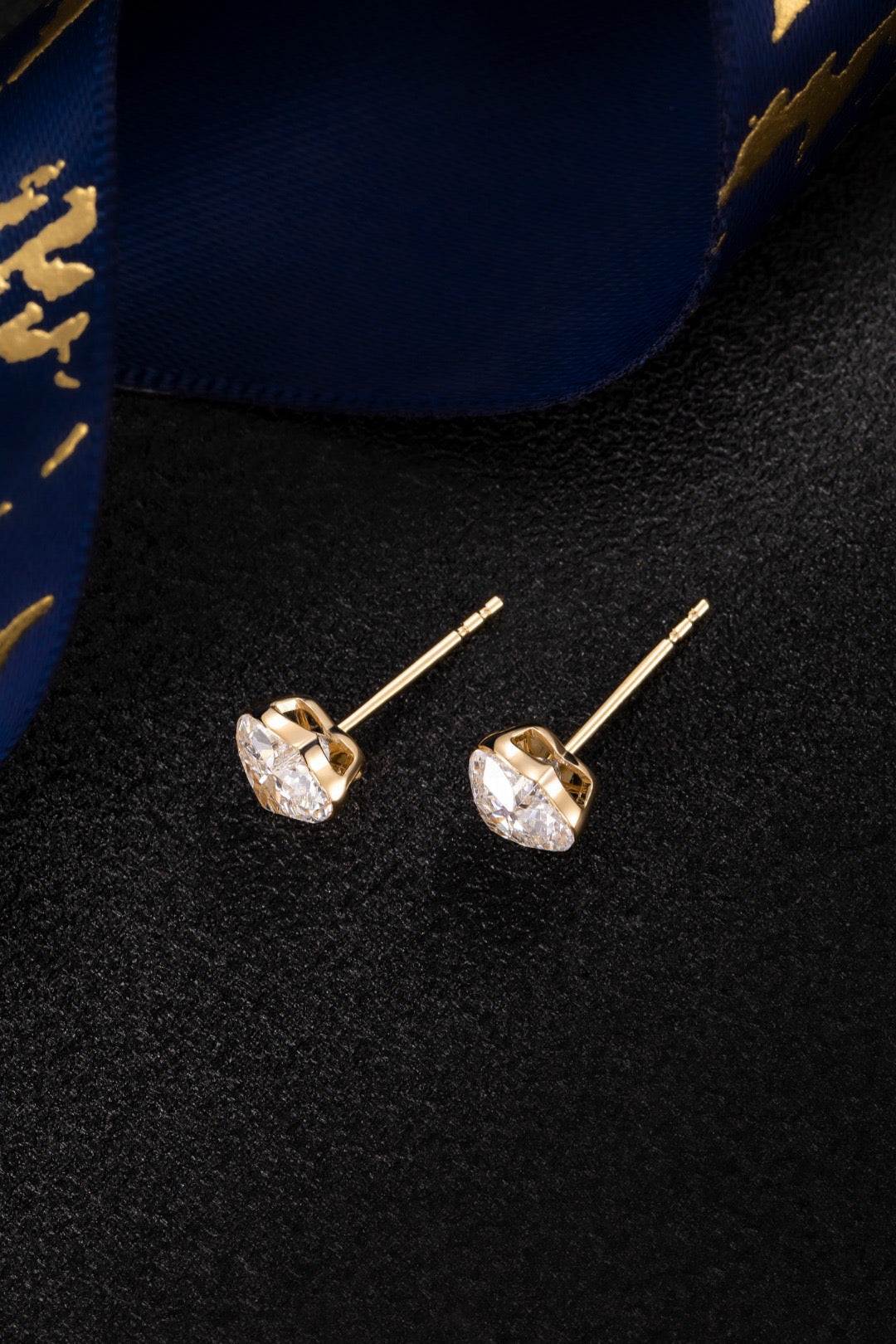 14K Yellow Gold Heart Cut Diamond Solitaire Stud Earrings (0.715ct)