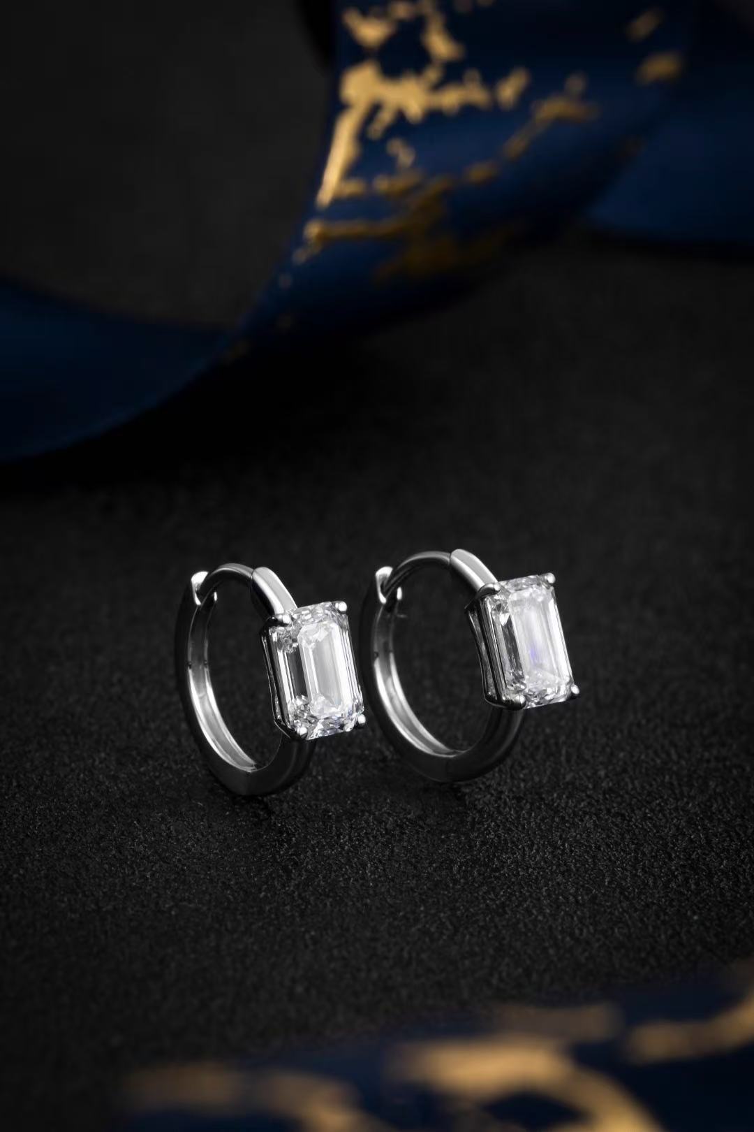 10K White Gold Emerald Cut Diamond Huggie Hoop Earrings (0.69ct/p)