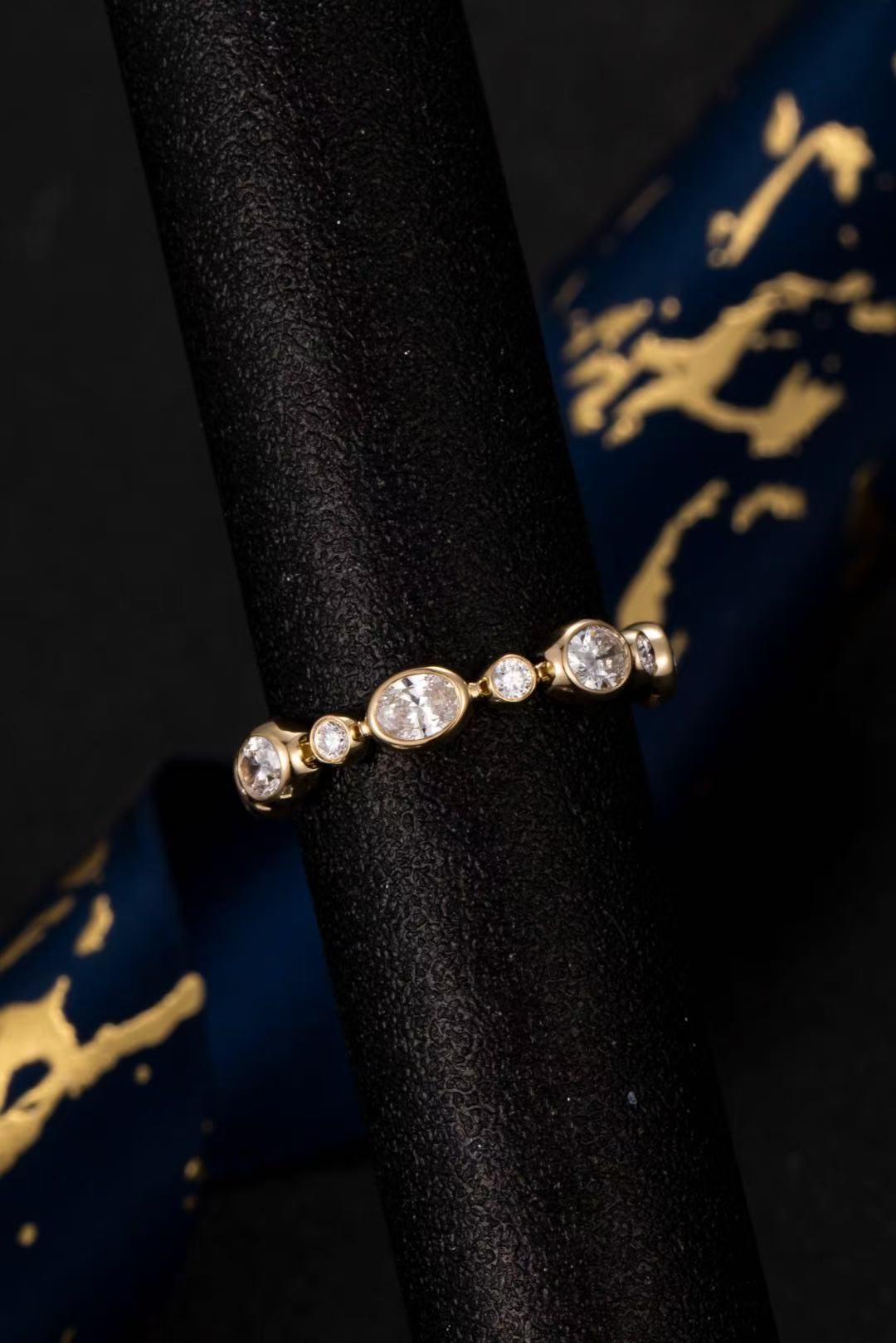 14K Yellow Gold Oval Bezel Bubble Link Diamond Band Ring(≈0.129ct/p Main stone)