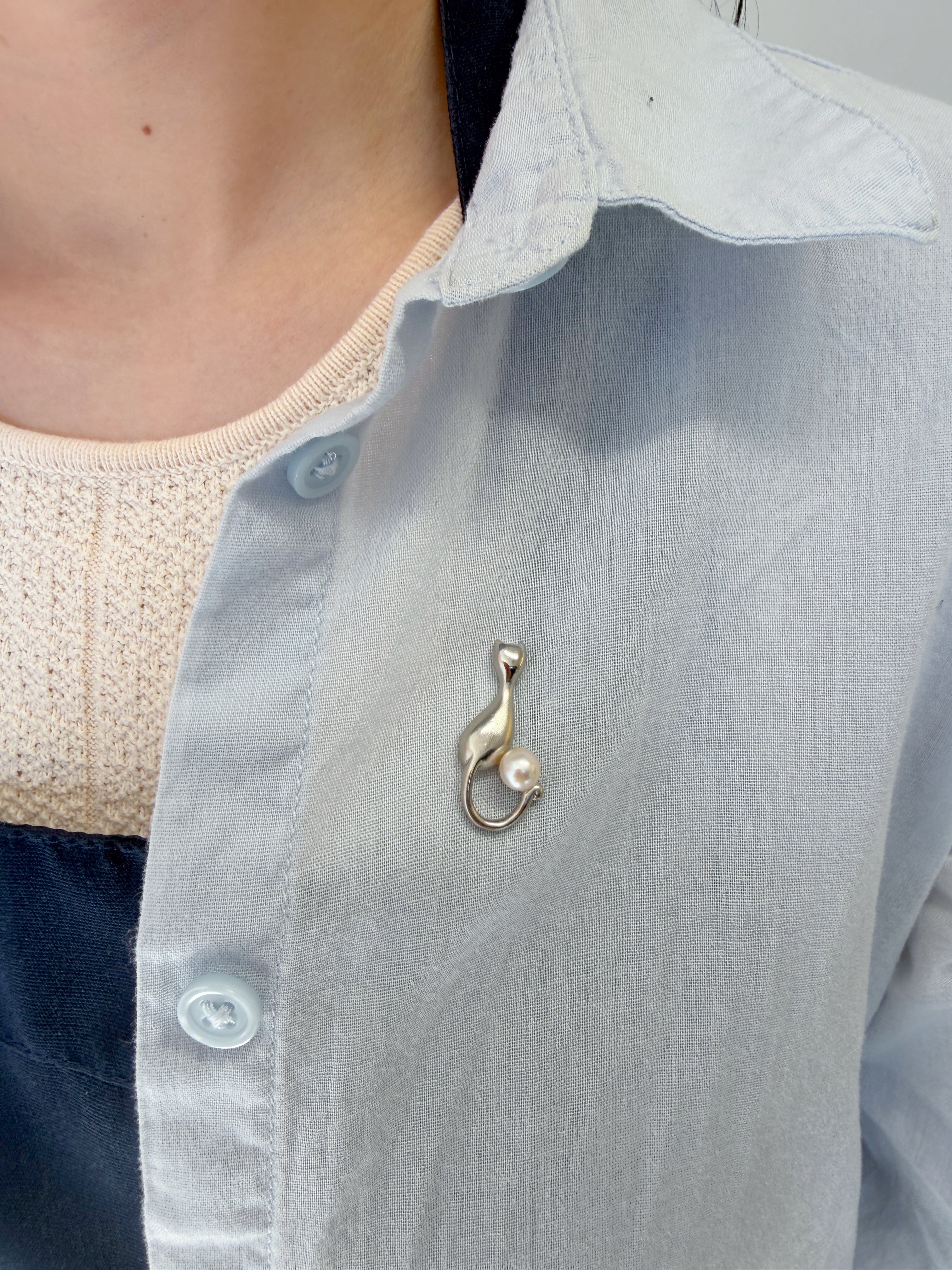 S925 Sterling Sliver Cat Brooch with Natural Akoya Pearl 6-6.5mm