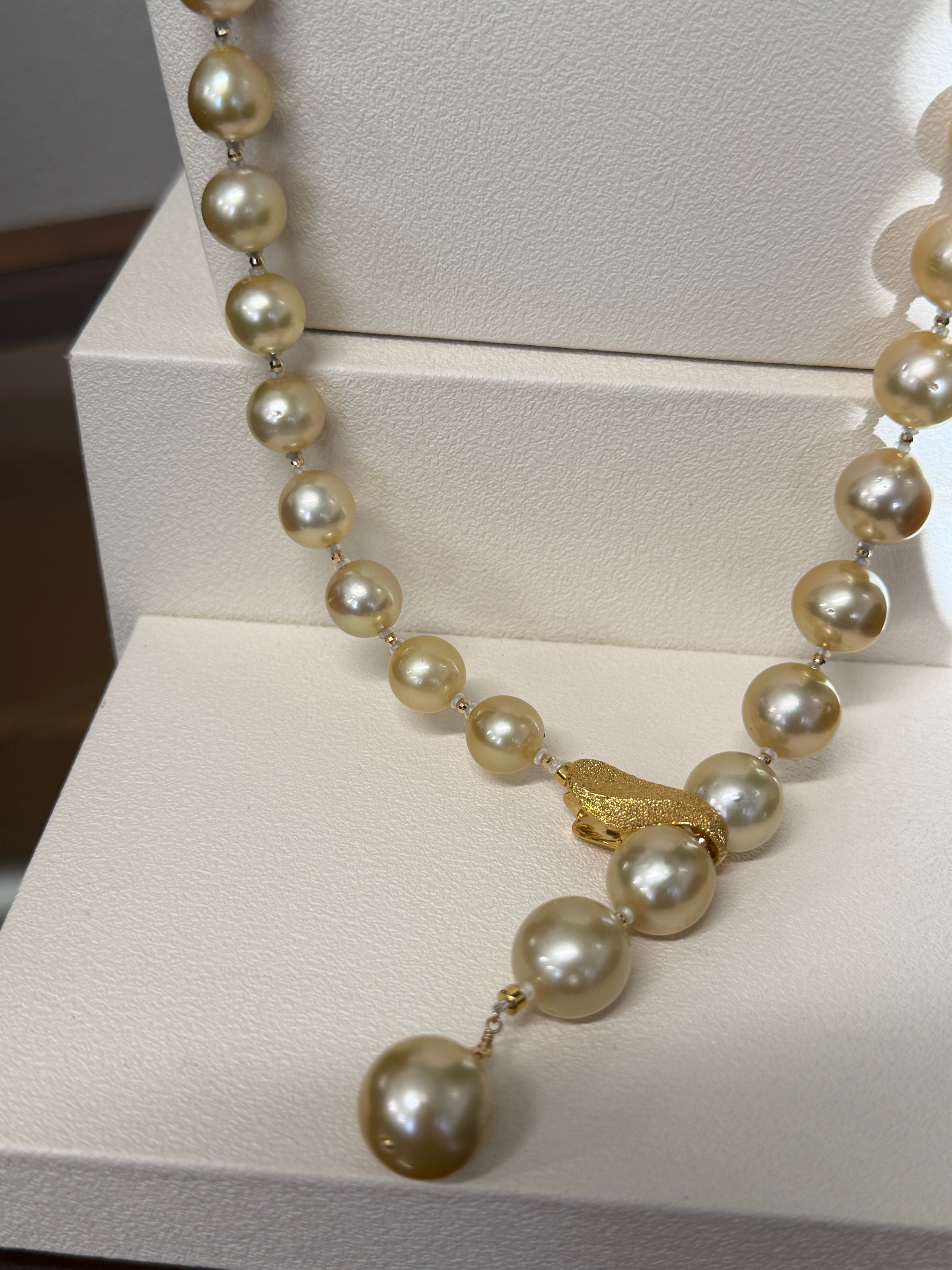 10–13mm Graduated Pearl Convertible Necklace with K18 Gold Details – 80cm / 31.5”