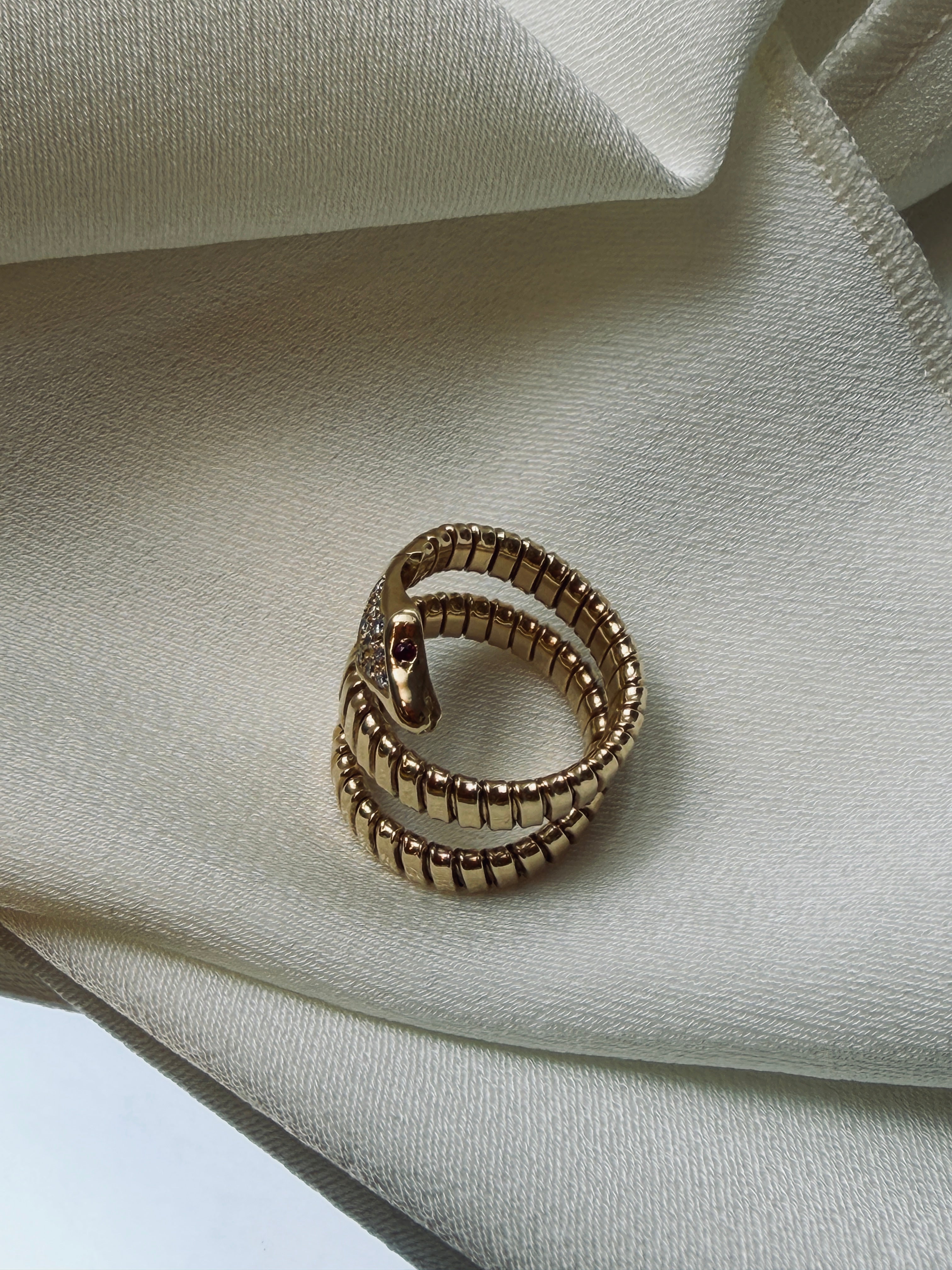 Vintage Snake Ring in K18 Yellow Gold & Platinum with Ruby & Diamond