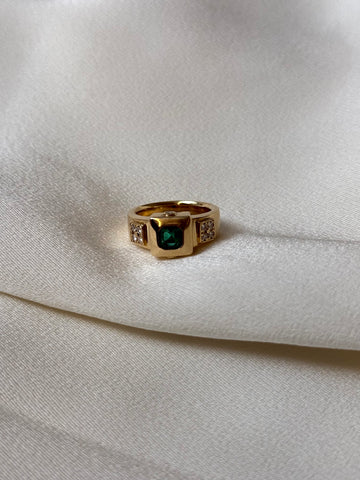 Vintage Ring in K18 Yellow Gold with Emerald & Natural Diamond