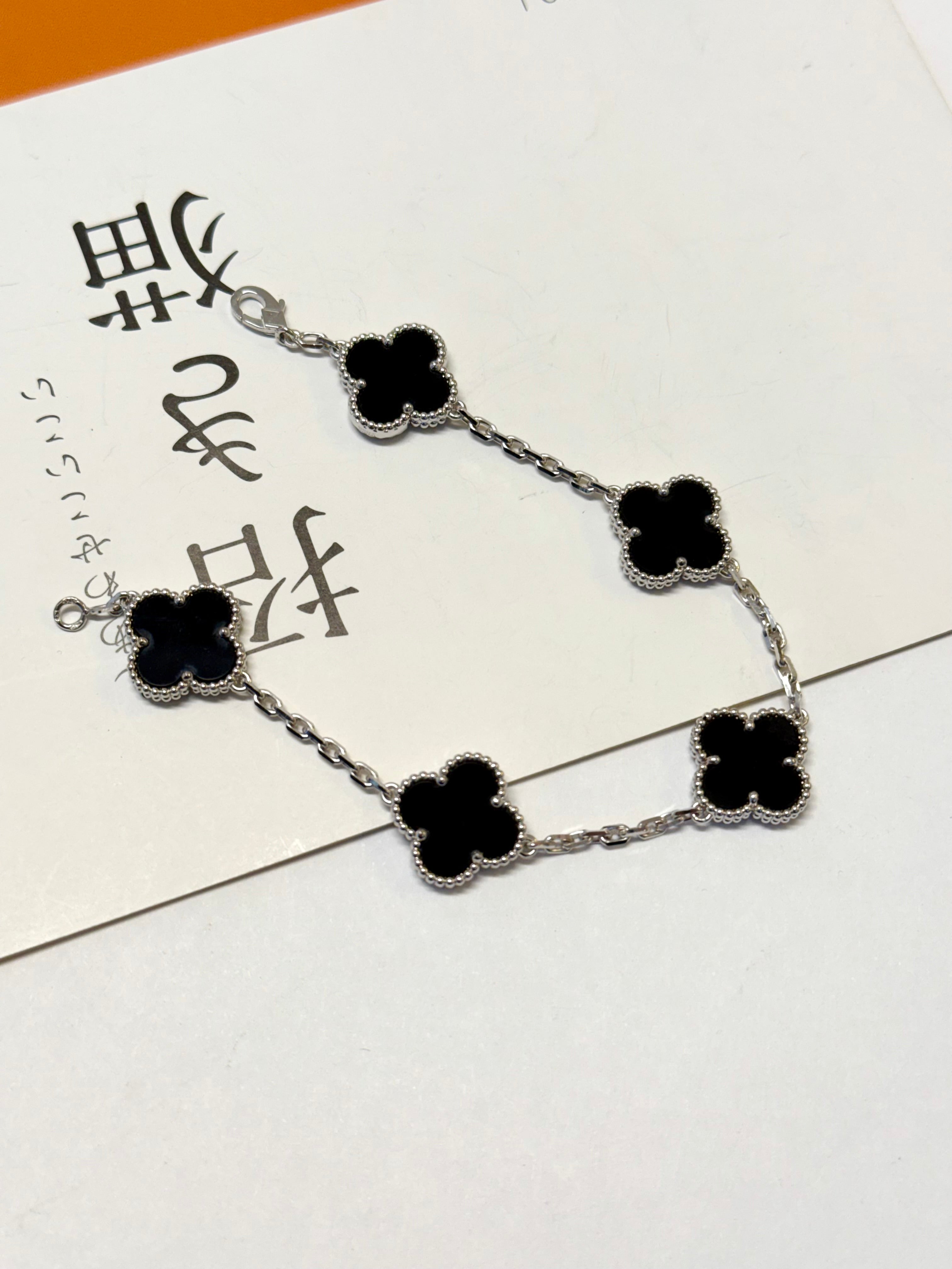 Four-leaf clover bracelet