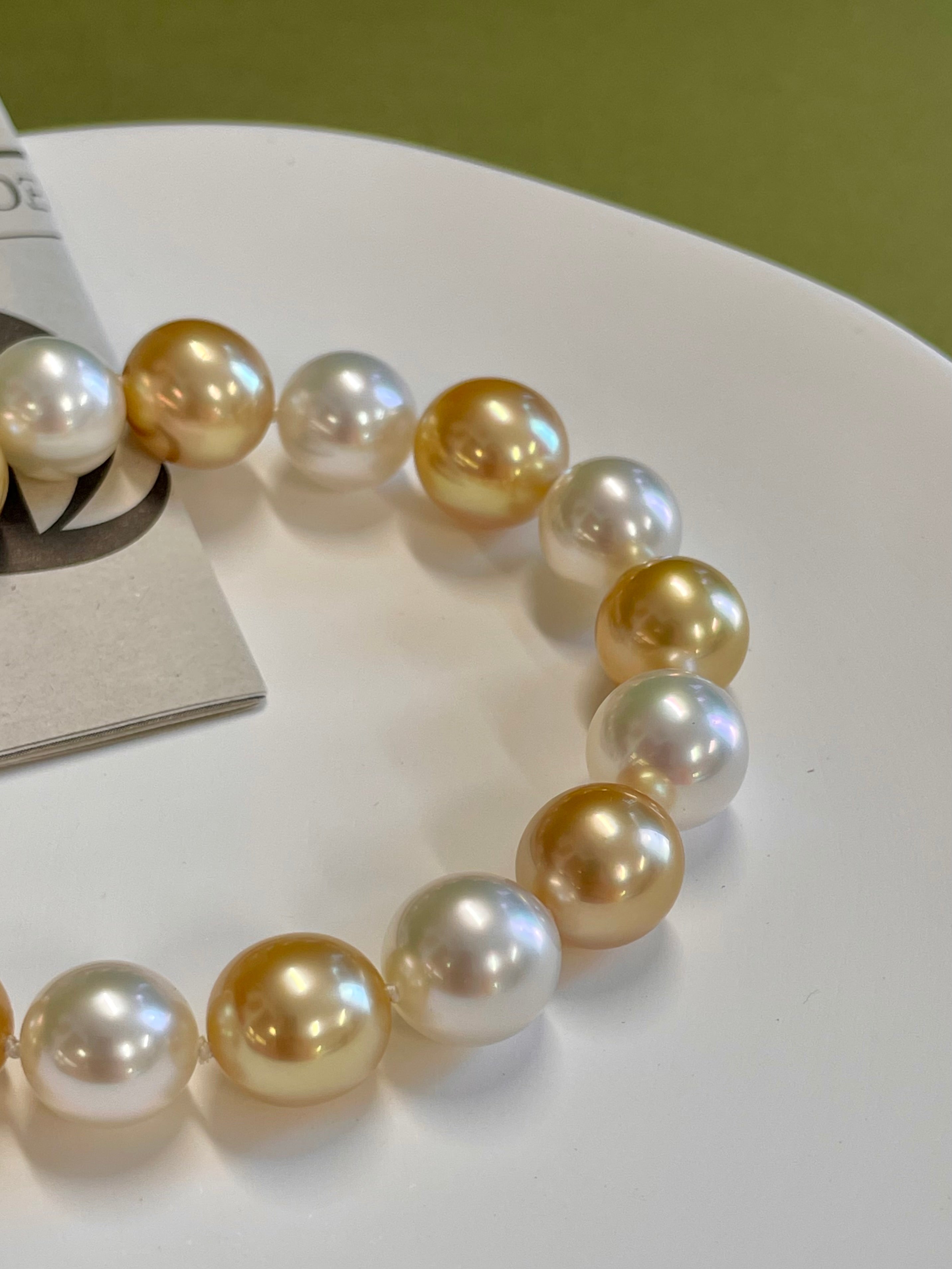 10-11mm South Sea Pearl with k18 Natural Diamond Clasp