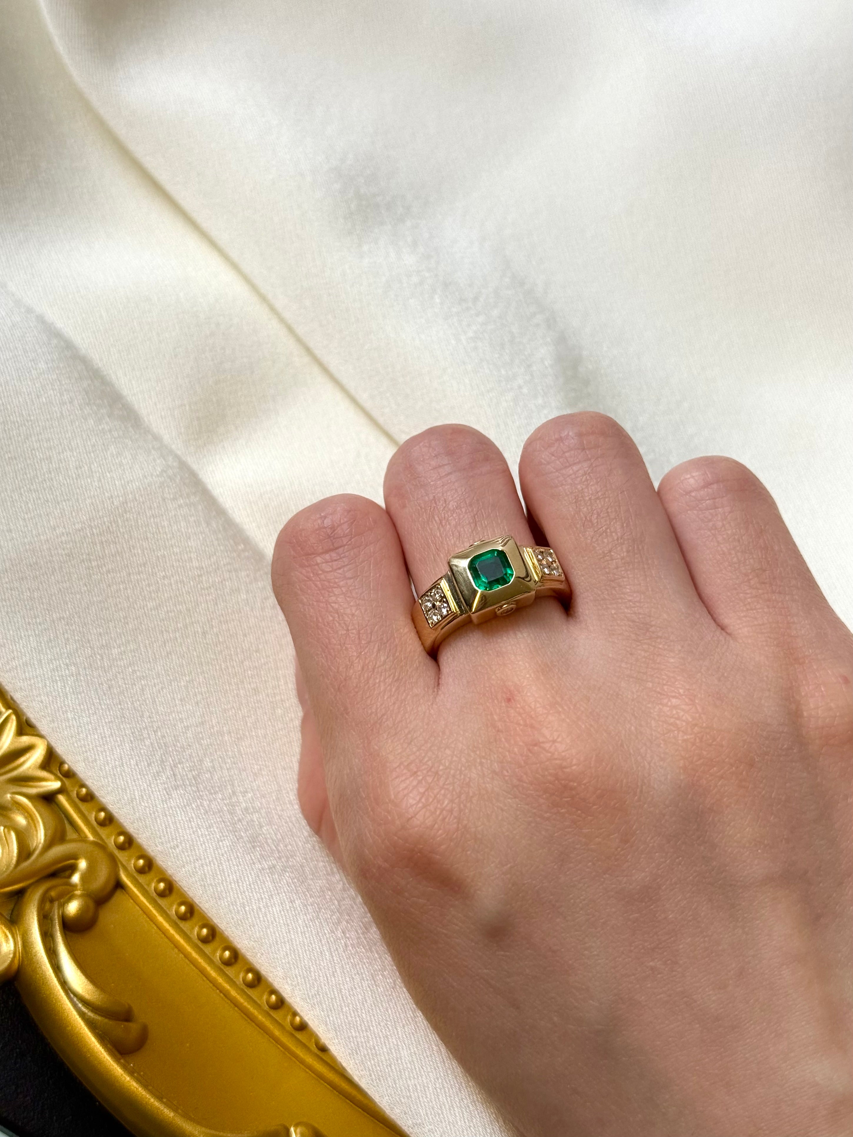 Vintage Ring in K18 Yellow Gold with Emerald & Natural Diamond