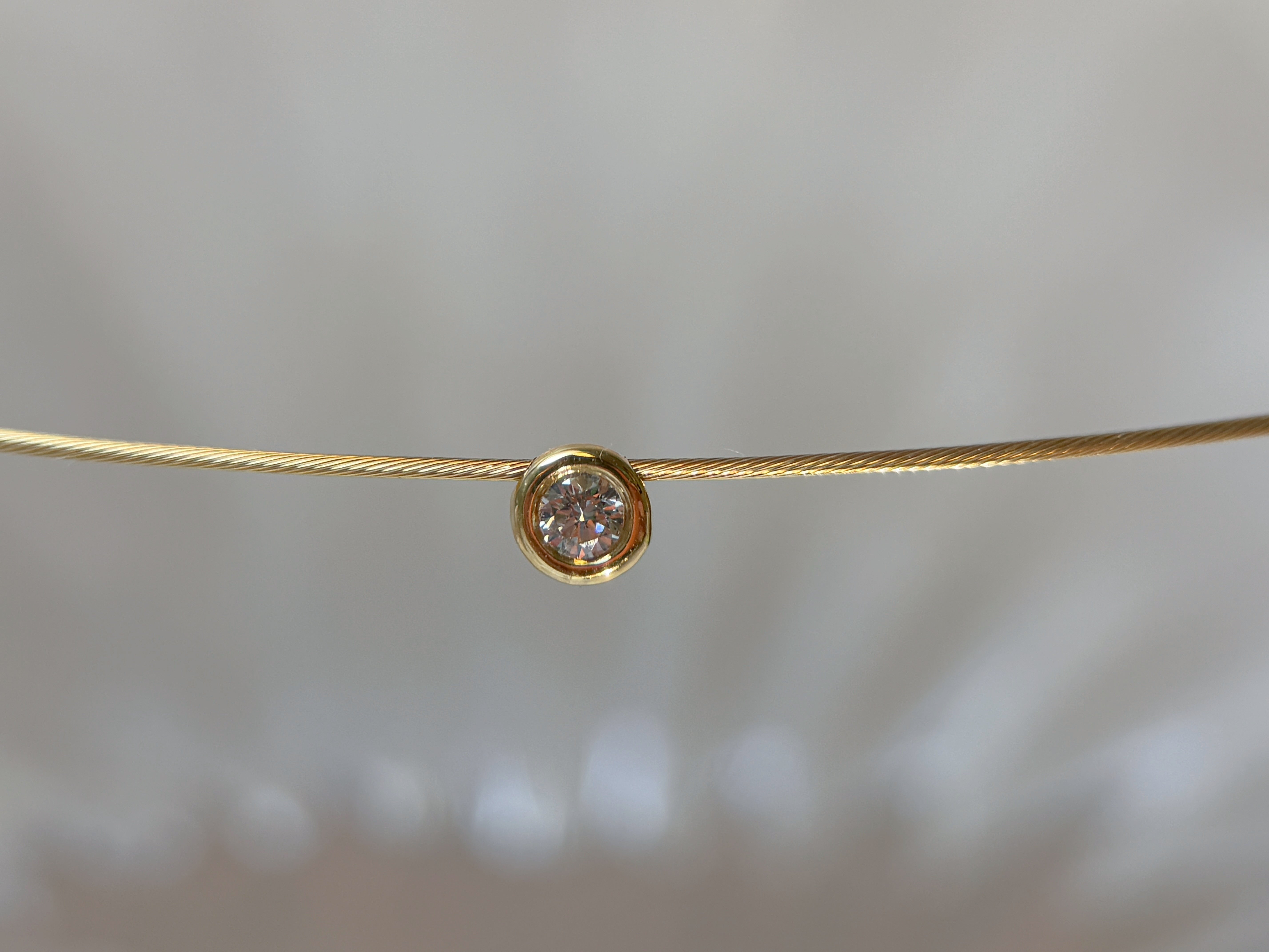 K18 Yellow Gold 0.10ct Natural Diamond Bezel-Set Wire Choker Necklace
