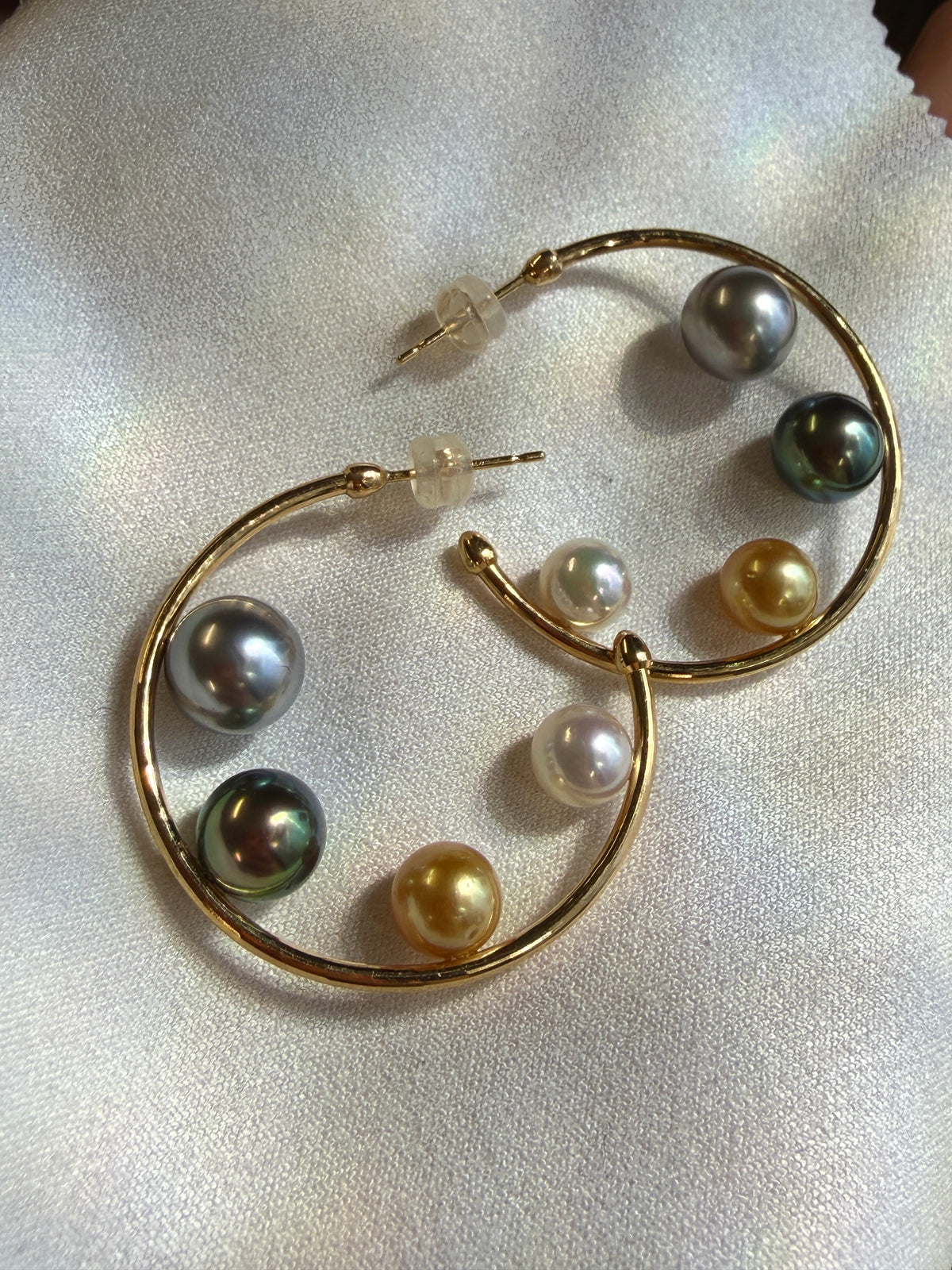 K18 High-Grade Mixed Pearl Hoop Earrings