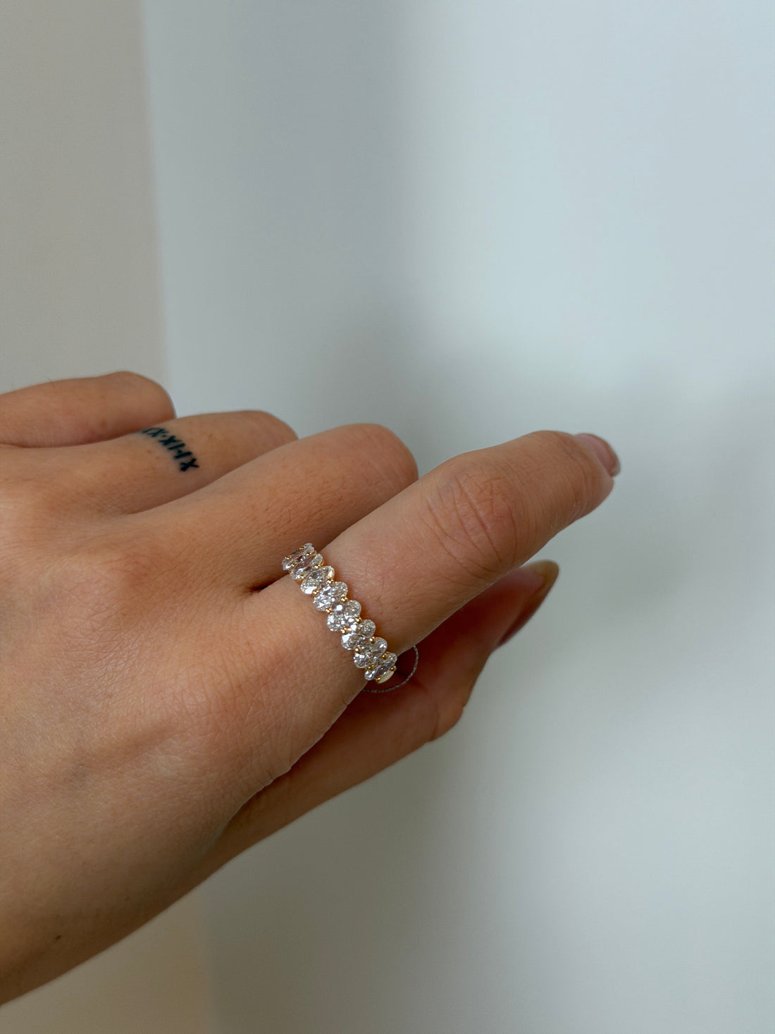 Oval Eternity Lab-Grown Diamond Ring（1.8ct） 18K Yellow Gold