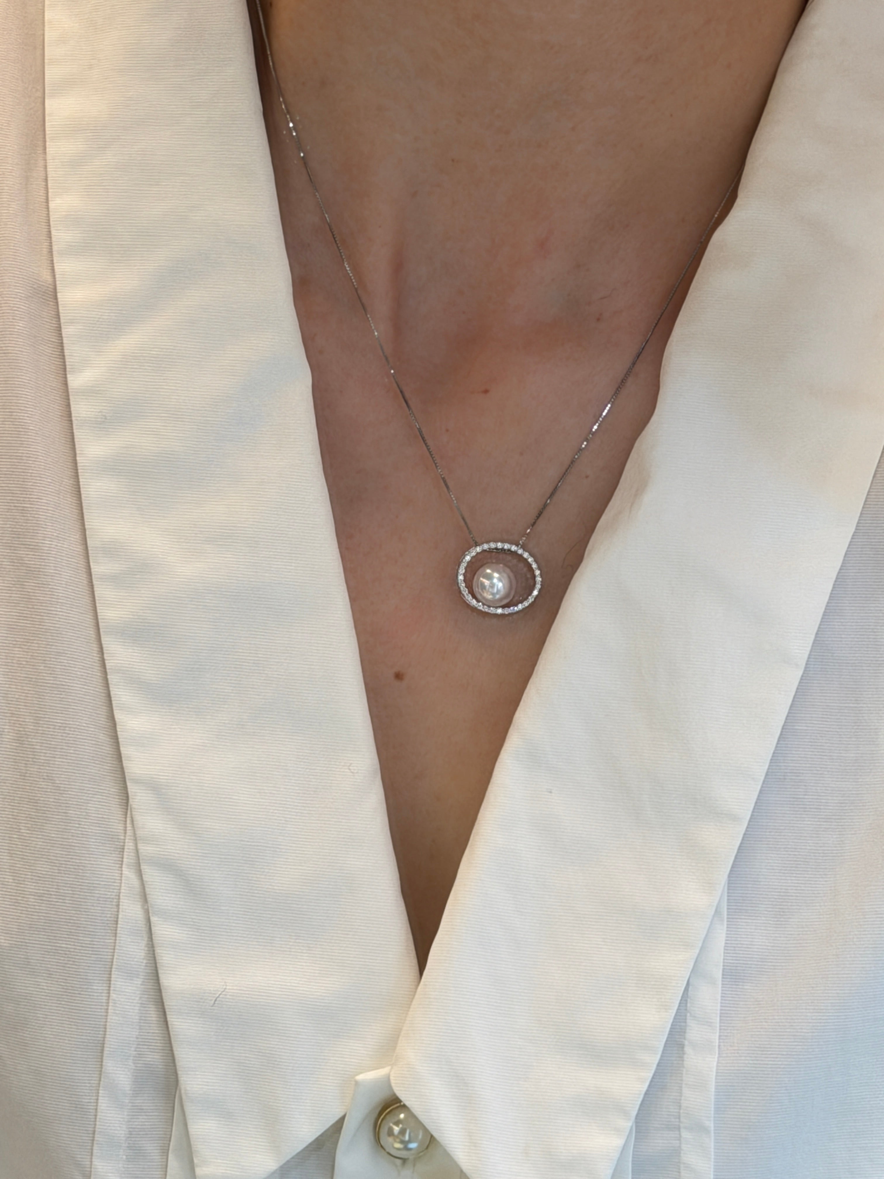 Diamond Halo Akoya Pearl Pendant Necklace