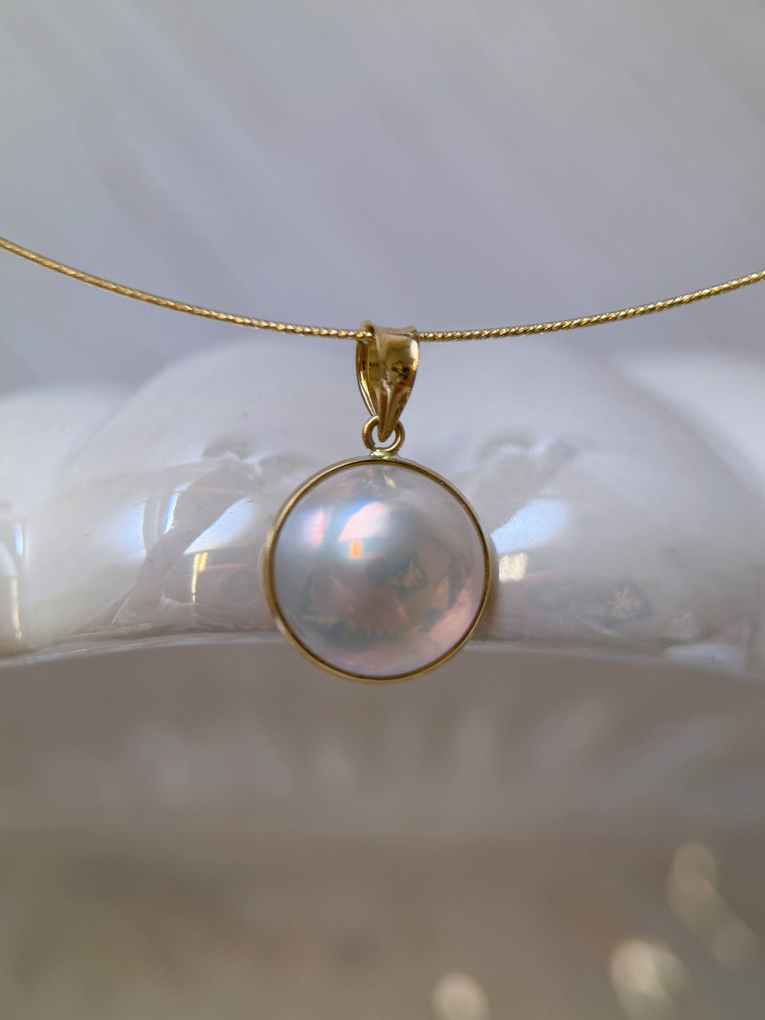 K18 Yellow Gold 13mm Mabe Pearl Pendant (Pendant Only）