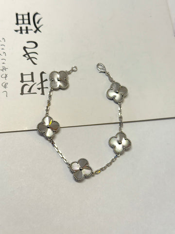 Four-leaf clover bracelet
