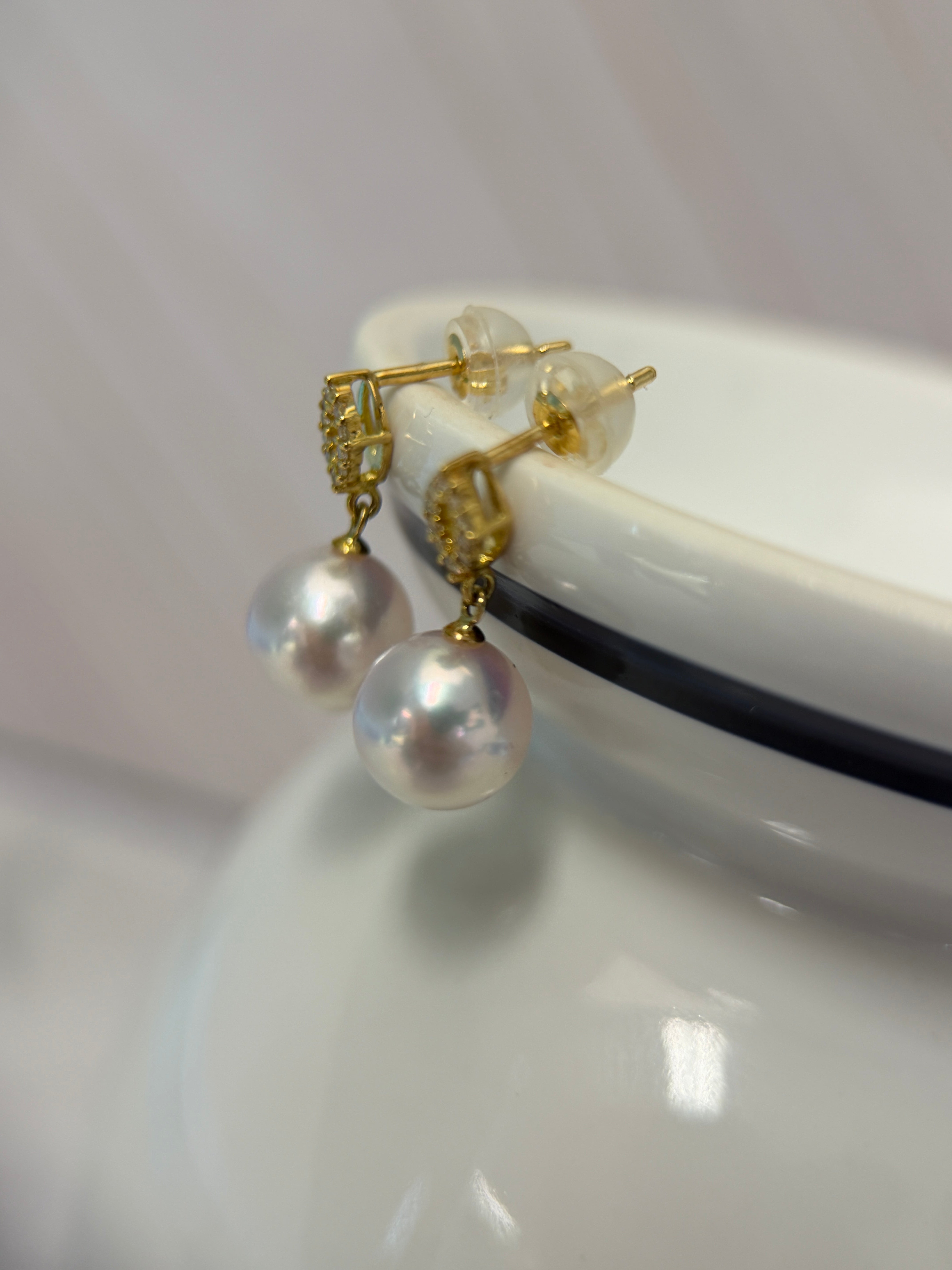 8-8.5mm Japanese Akoya Pearl and Natural Diamond Drop Earrings in K18 Gold