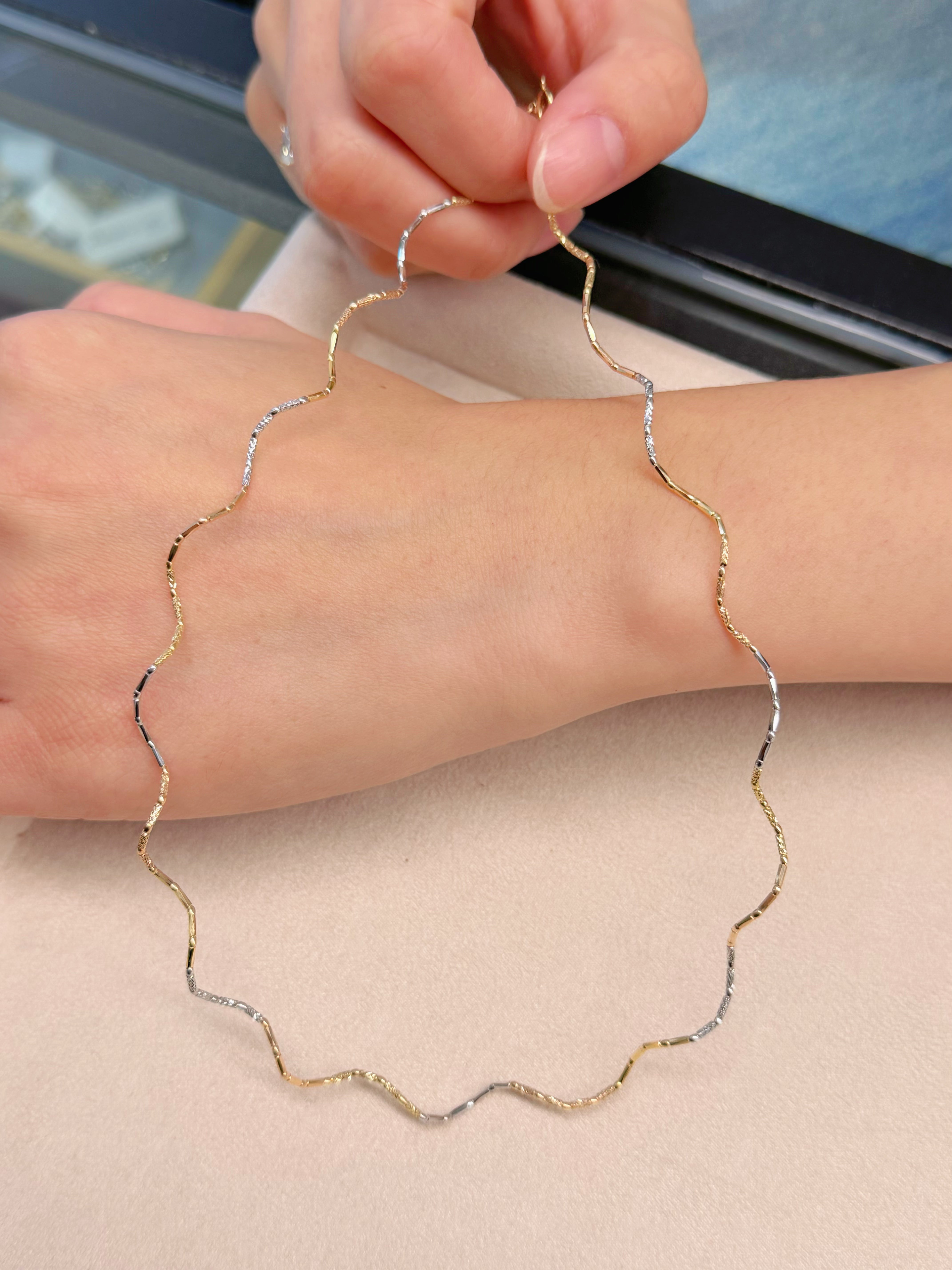 ⭐️18K Solid Gold Wave Necklet
