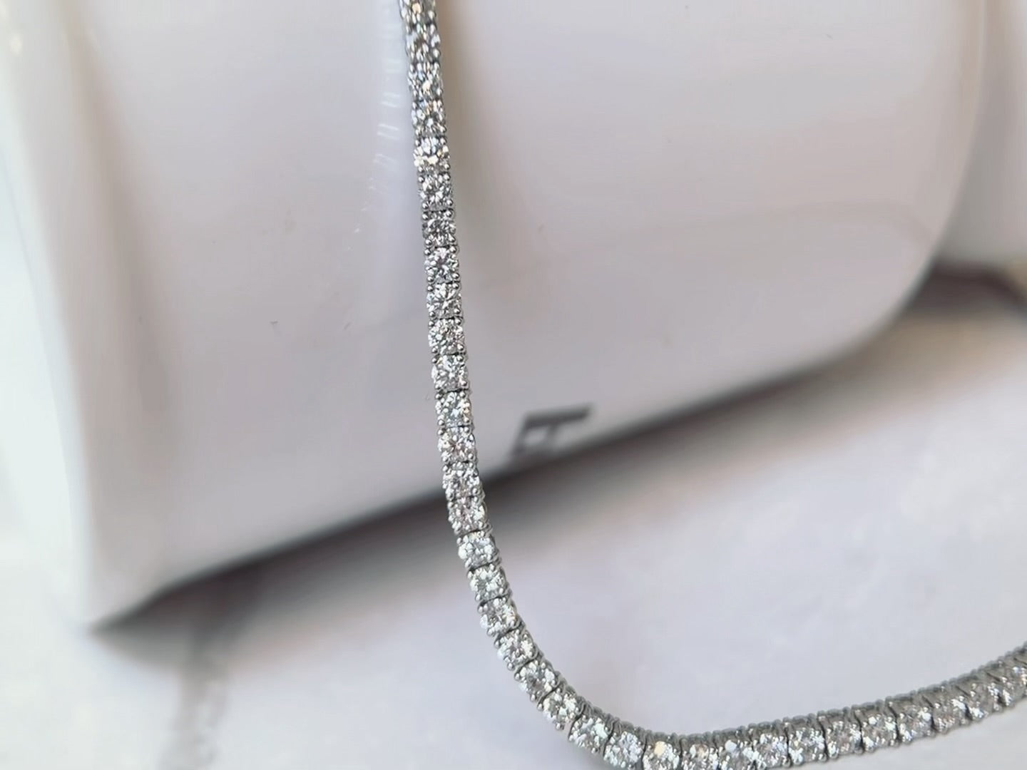 Tennis Necklace In 14K White Gold（7.1 CT ）