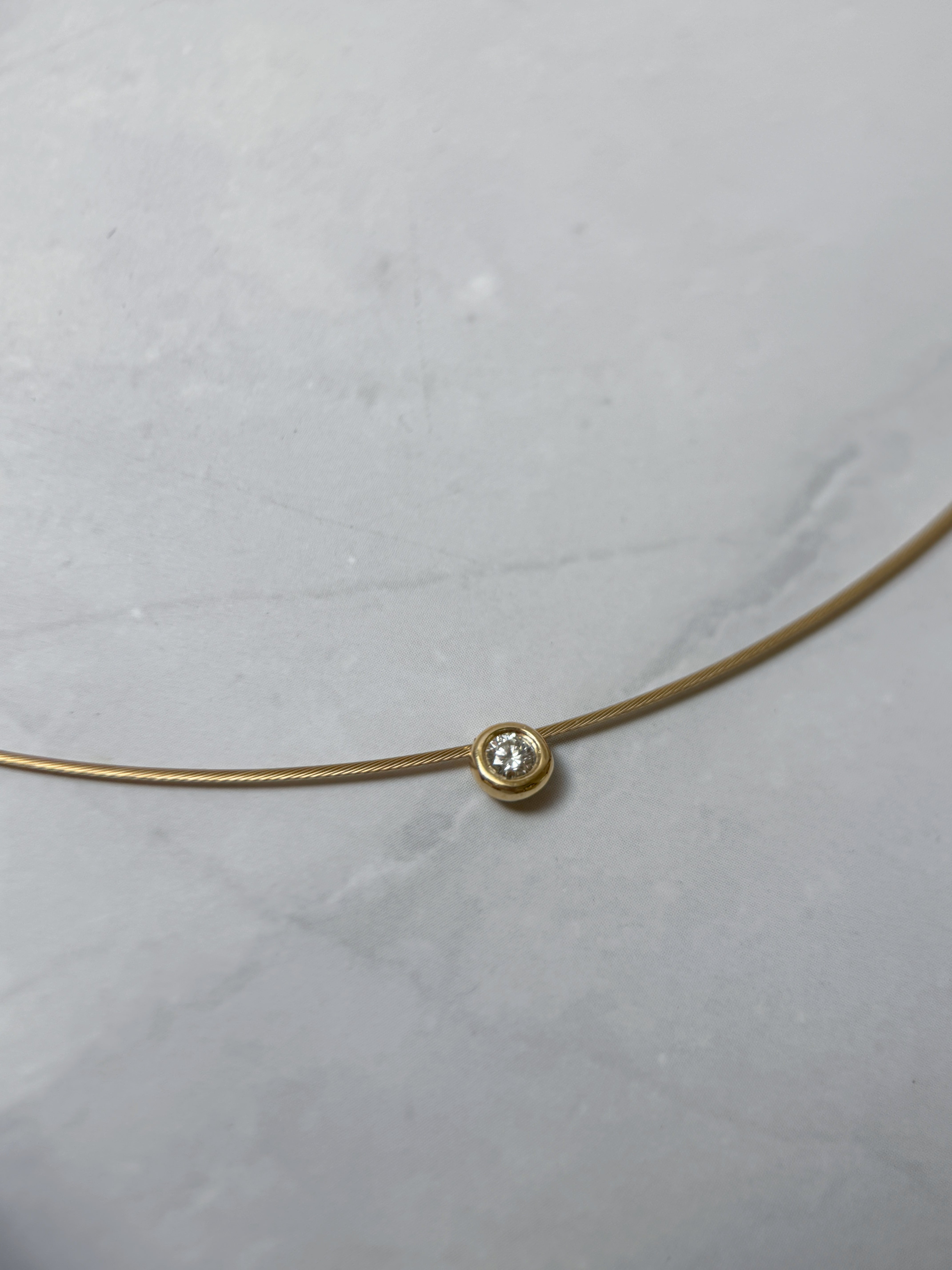 K18 Yellow Gold 0.10ct Natural Diamond Bezel-Set Wire Choker Necklace