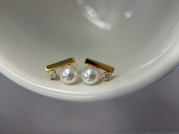 Akoya Pearl and Natural Diamond Bar Stud Earrings in K18 Yellow Gold