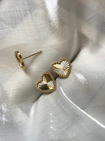 k18 Laser-Faceted Heart Earring