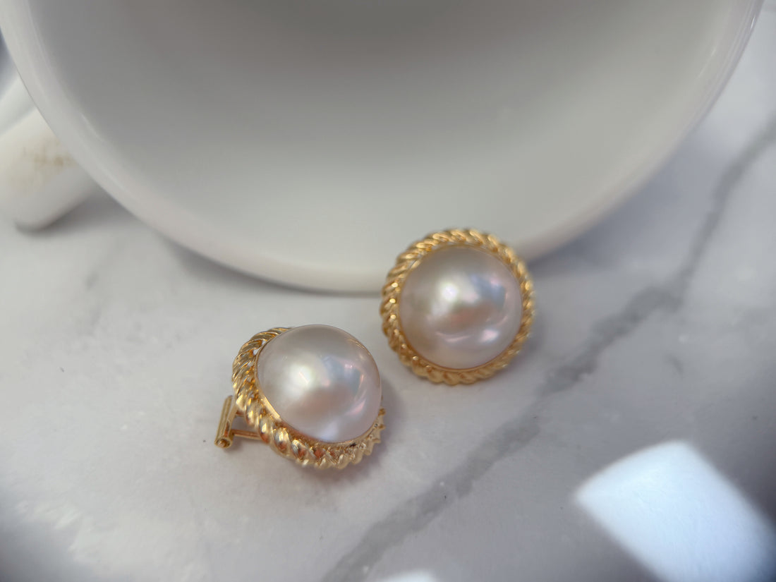 K18 Yellow Gold 15.5mm Mabe Pearl Button Clip-On Earrings