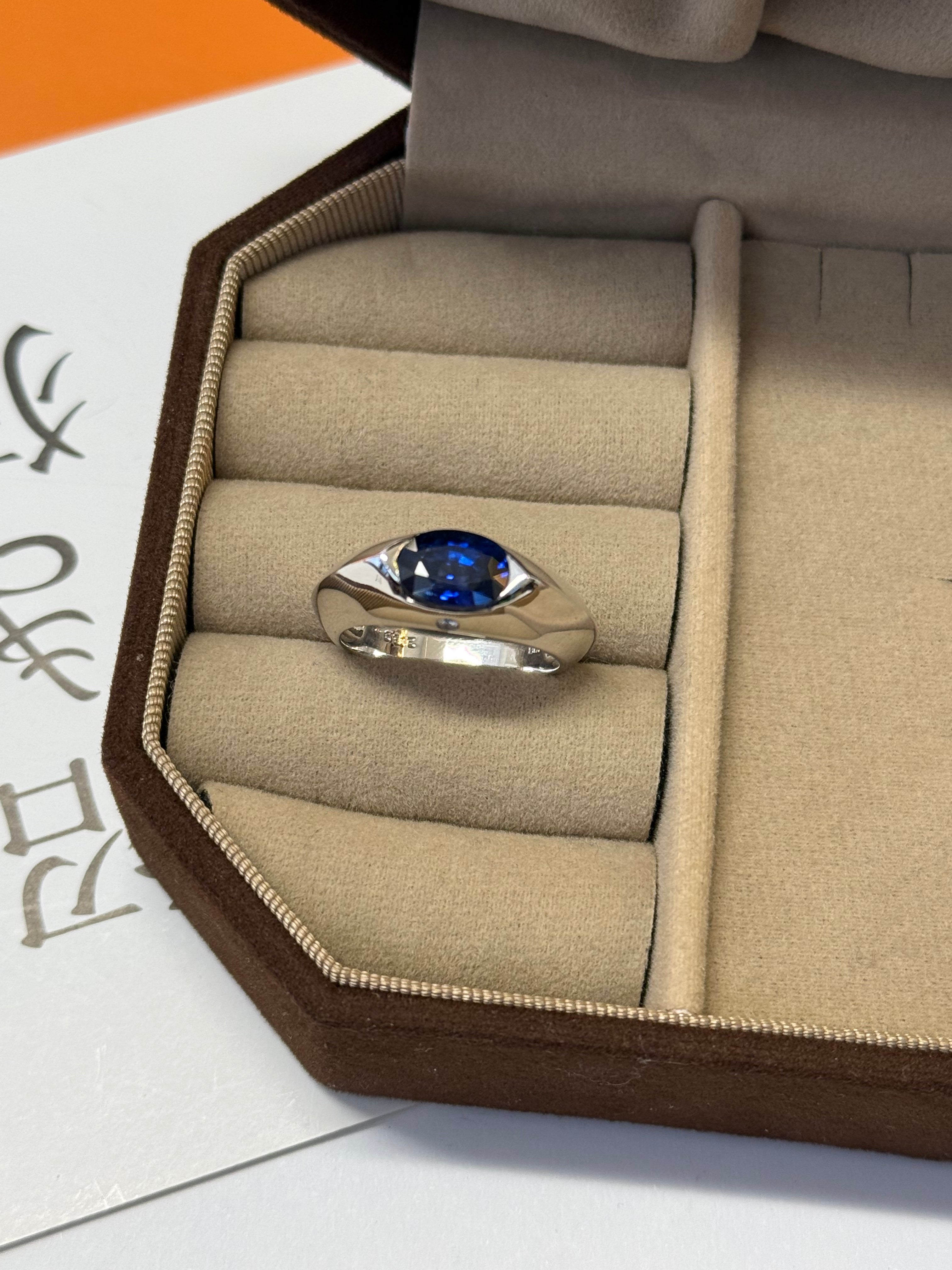 2.89CT Sapphire Ring In 18K White Gold