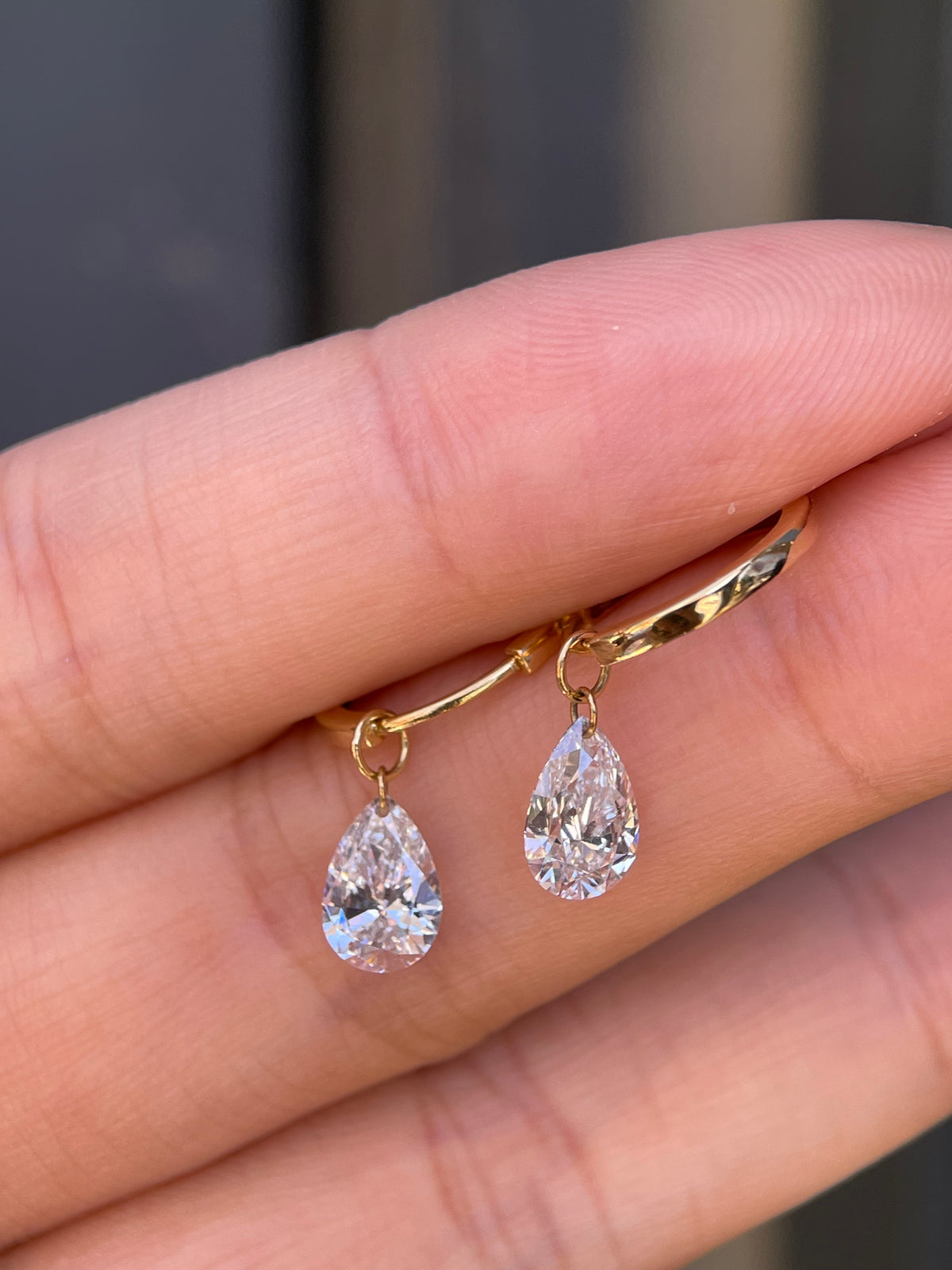 ⭐️Dainty Pear Diamond Hoop Earrings 1.5CT