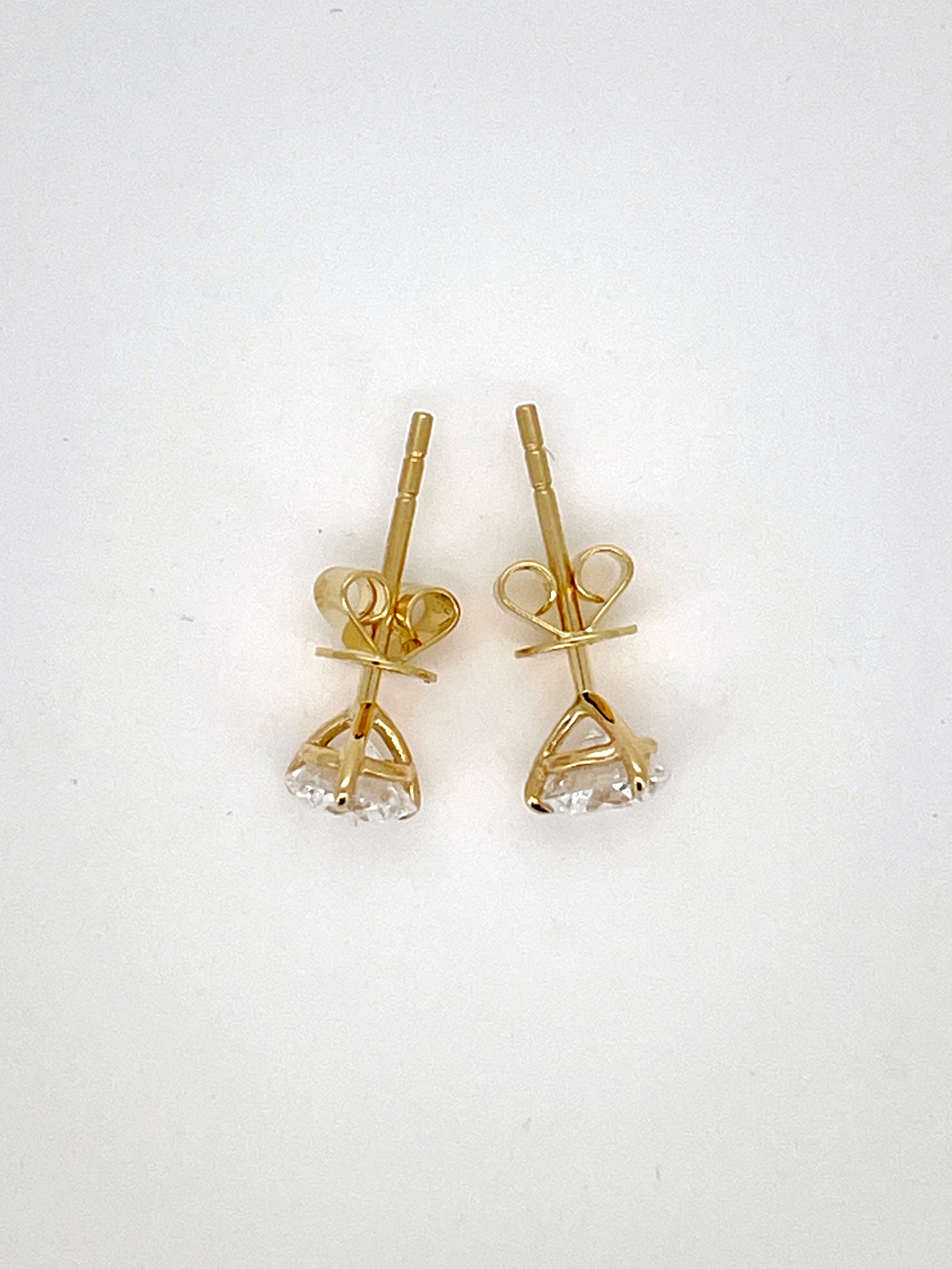 Round Cut 3-Prong Lab-Grown Diamond Stud Earrings 0.8CT