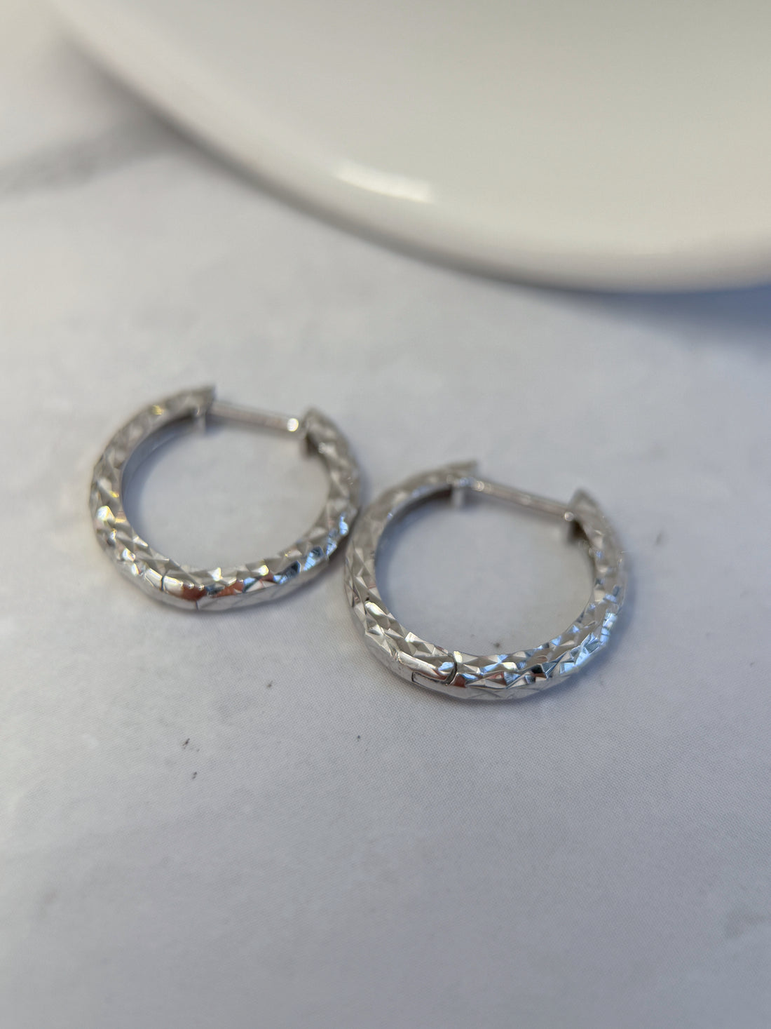 Diamond-pattern Hoop Earrings