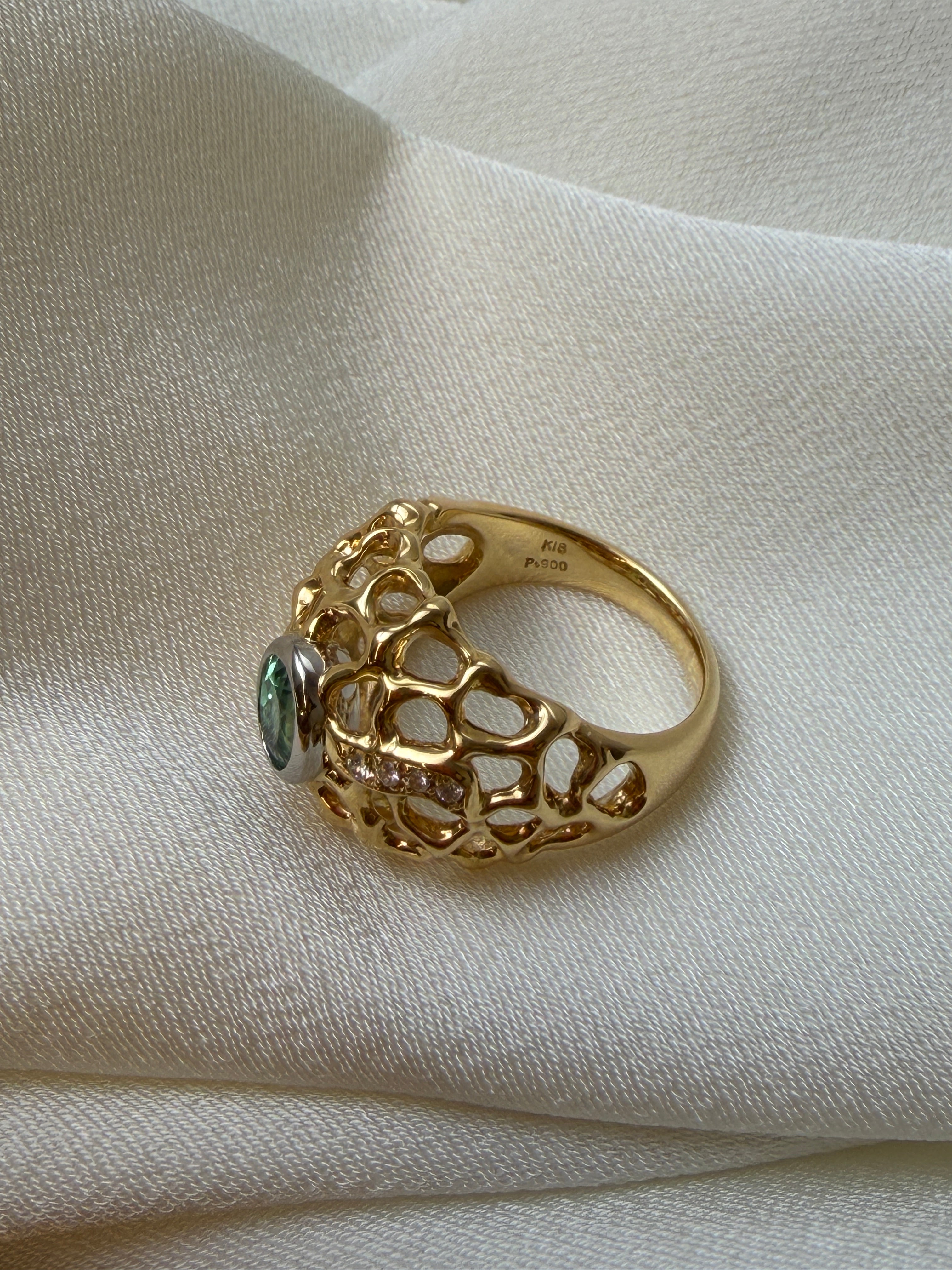 Vintage Ring in K18 Yellow Gold & Diamond with Green Tourmaline