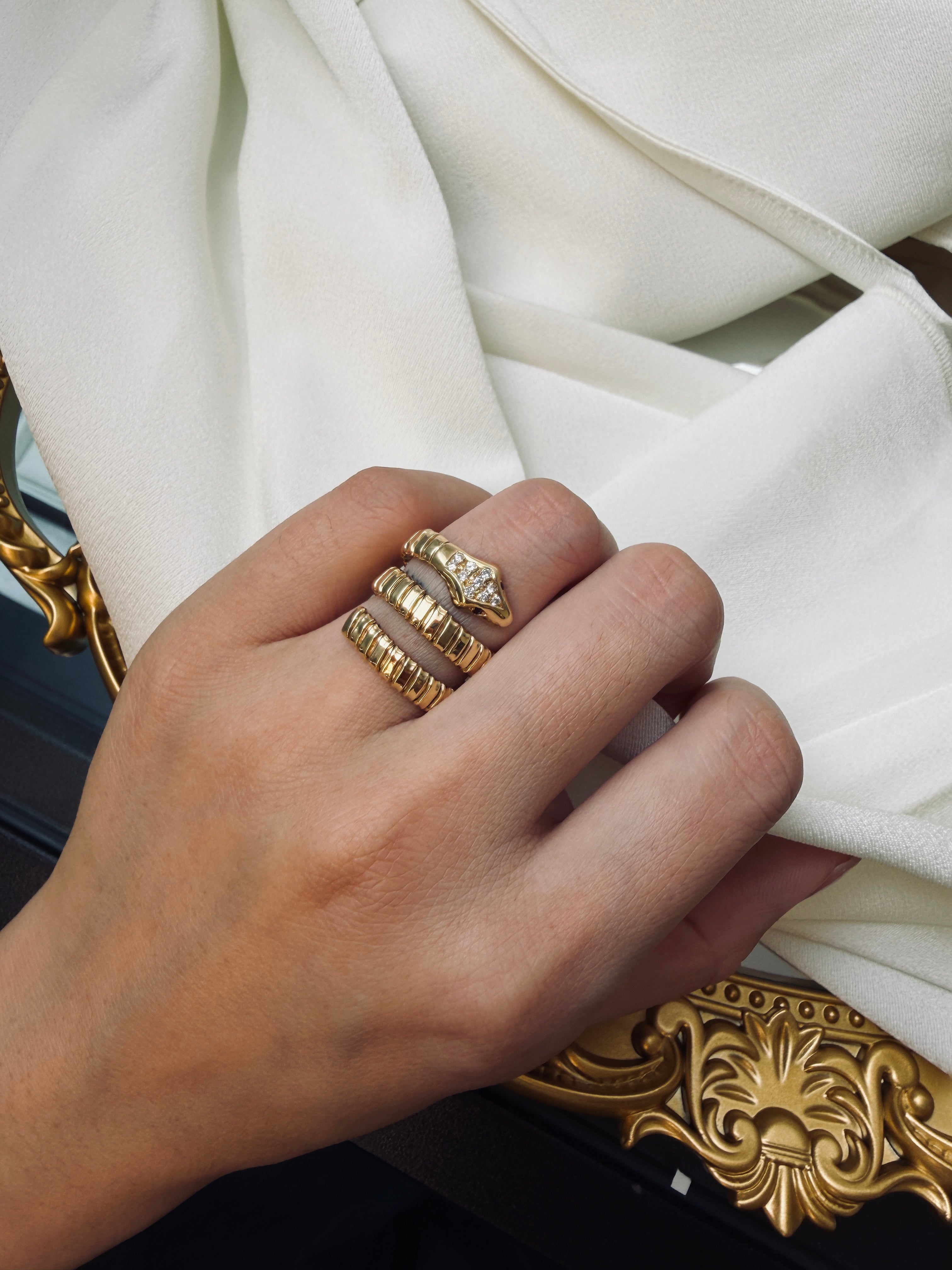 Vintage Snake Ring in K18 Yellow Gold & Platinum with Ruby & Diamond