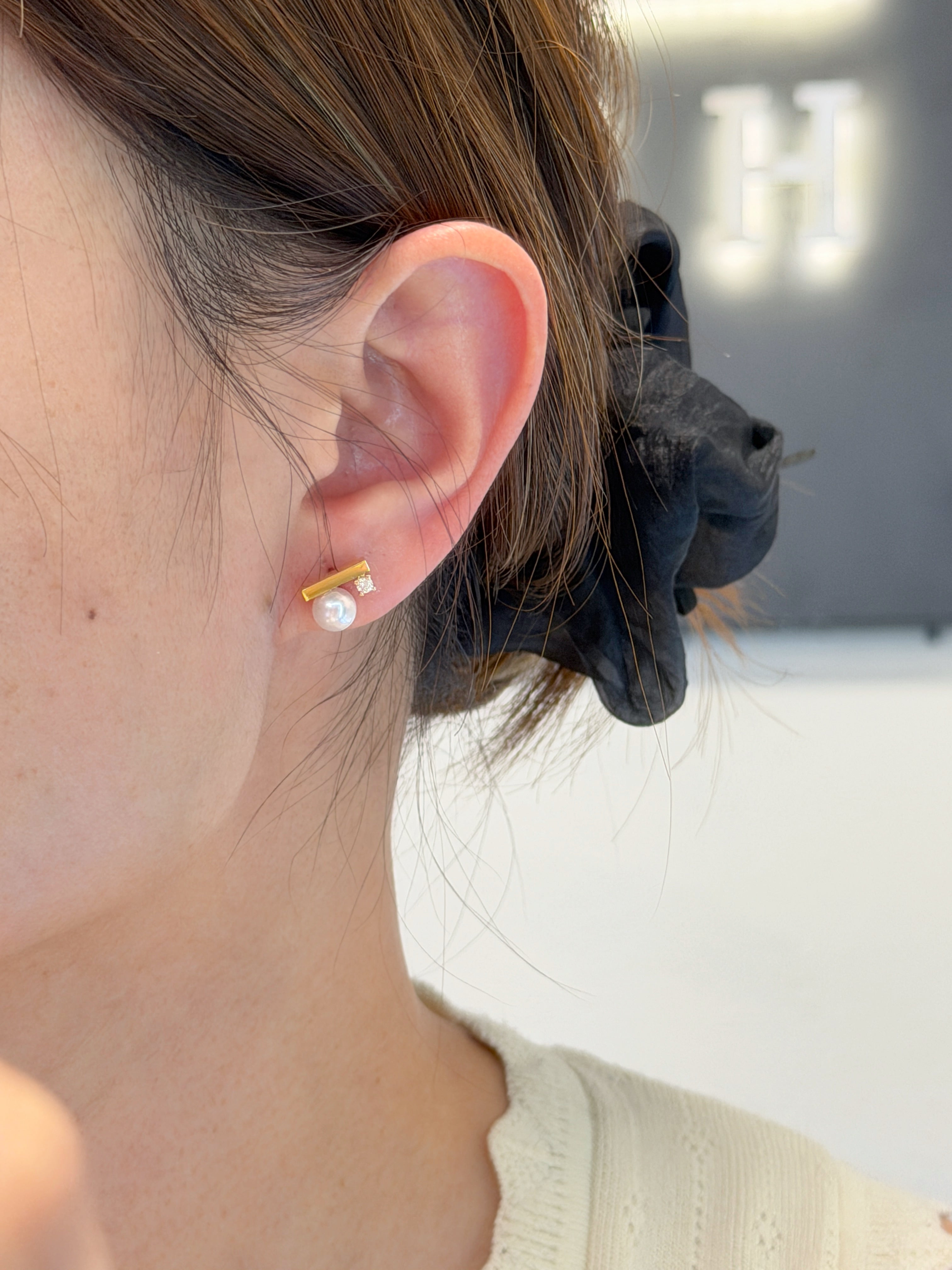 Akoya Pearl and Natural Diamond Bar Stud Earrings in K18 Yellow Gold
