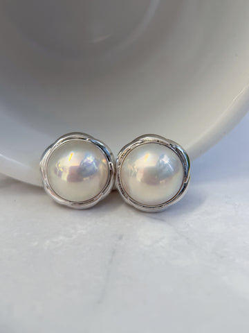 K14 White Gold 14.5mm Mabe Pearl Button Clip-On Earrings