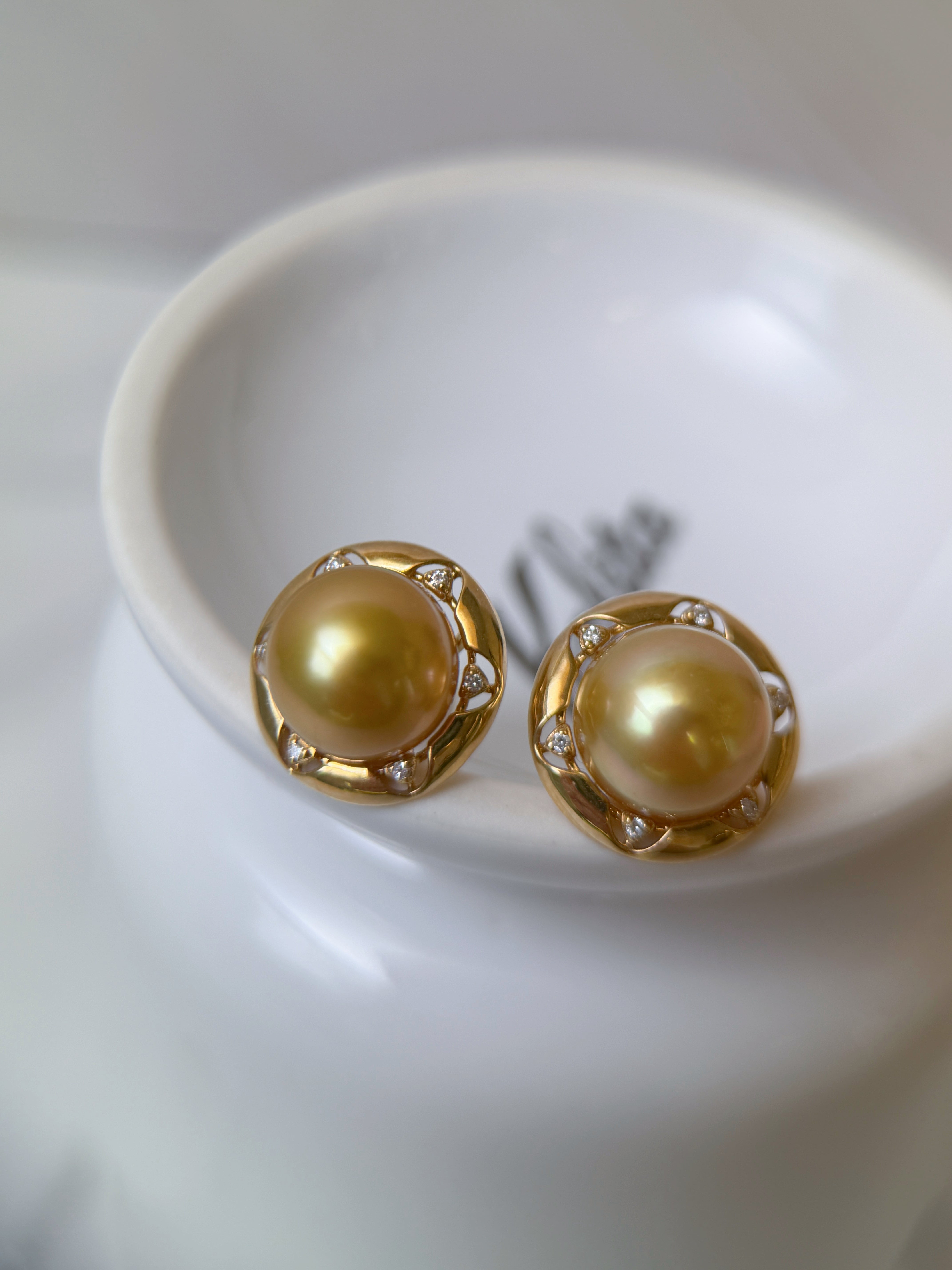 K18 Gold Golden South Sea Pearl Diamond Floral Stud Earrings
