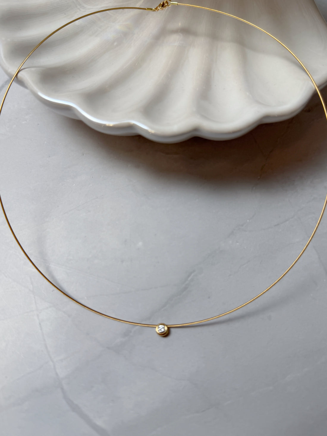 K18 Yellow Gold 0.10ct Natural Diamond Bezel-Set Wire Choker Necklace