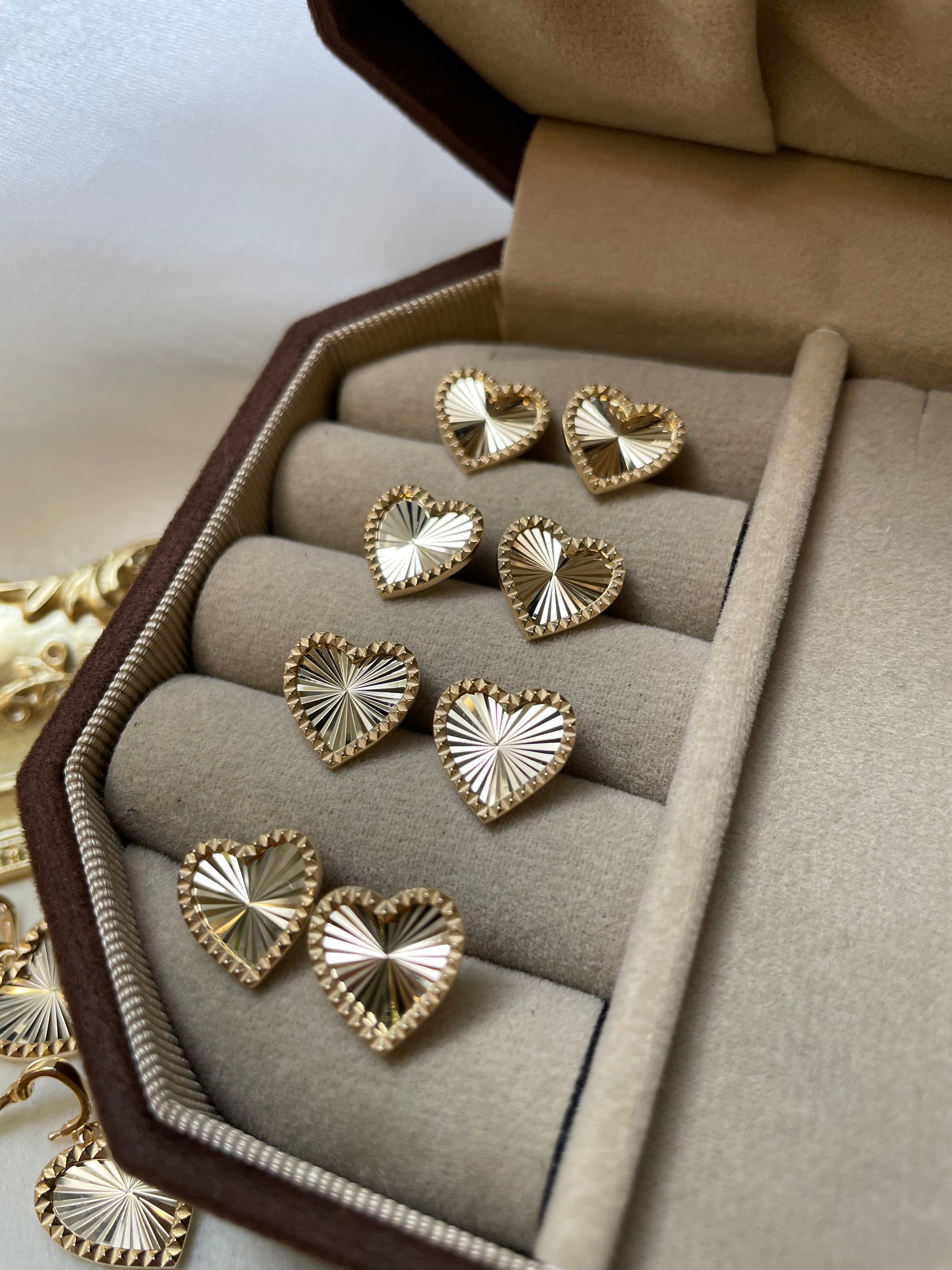 k18 Laser-Faceted Heart Earring