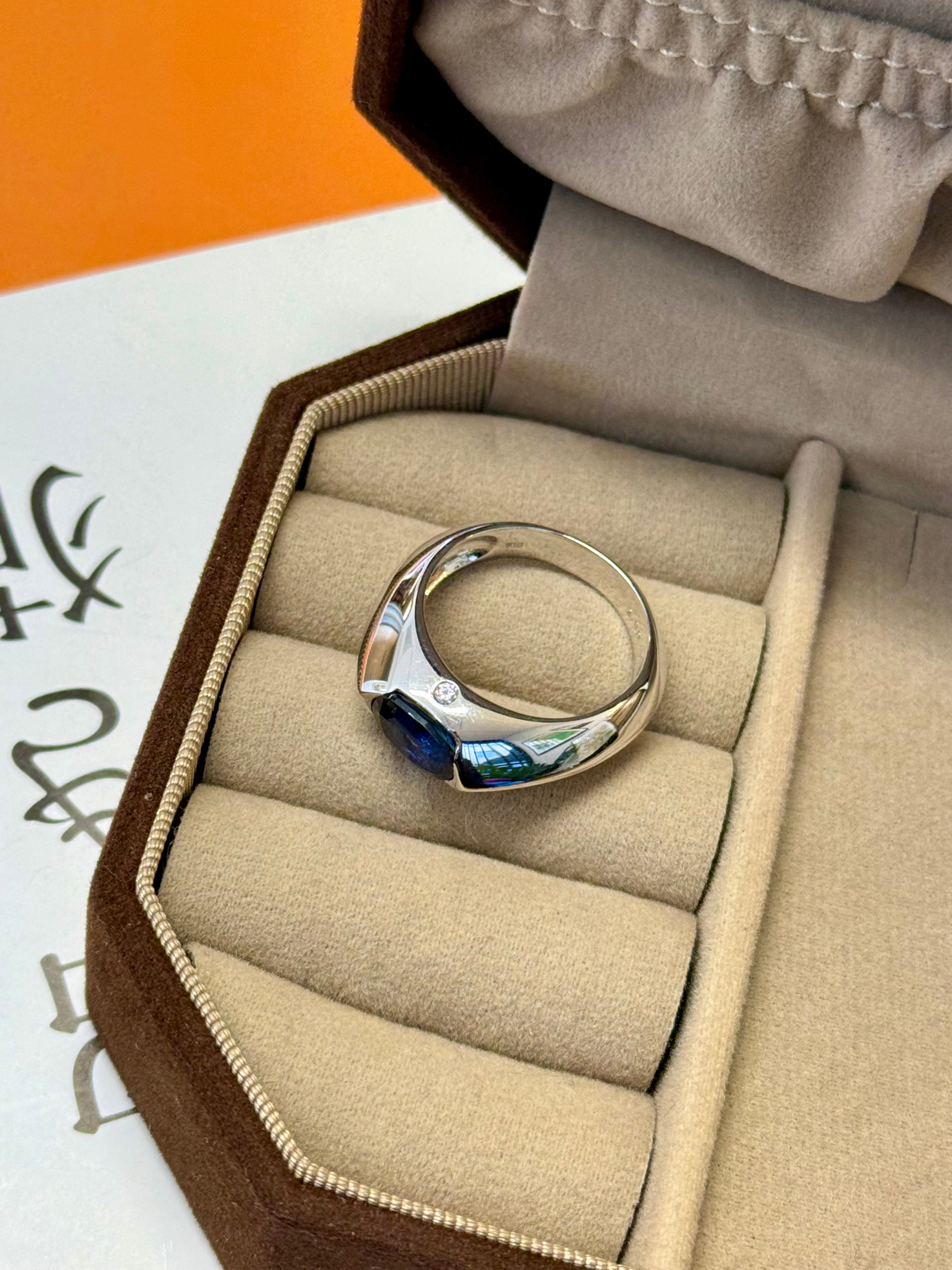 2.89CT Sapphire Ring In 18K White Gold
