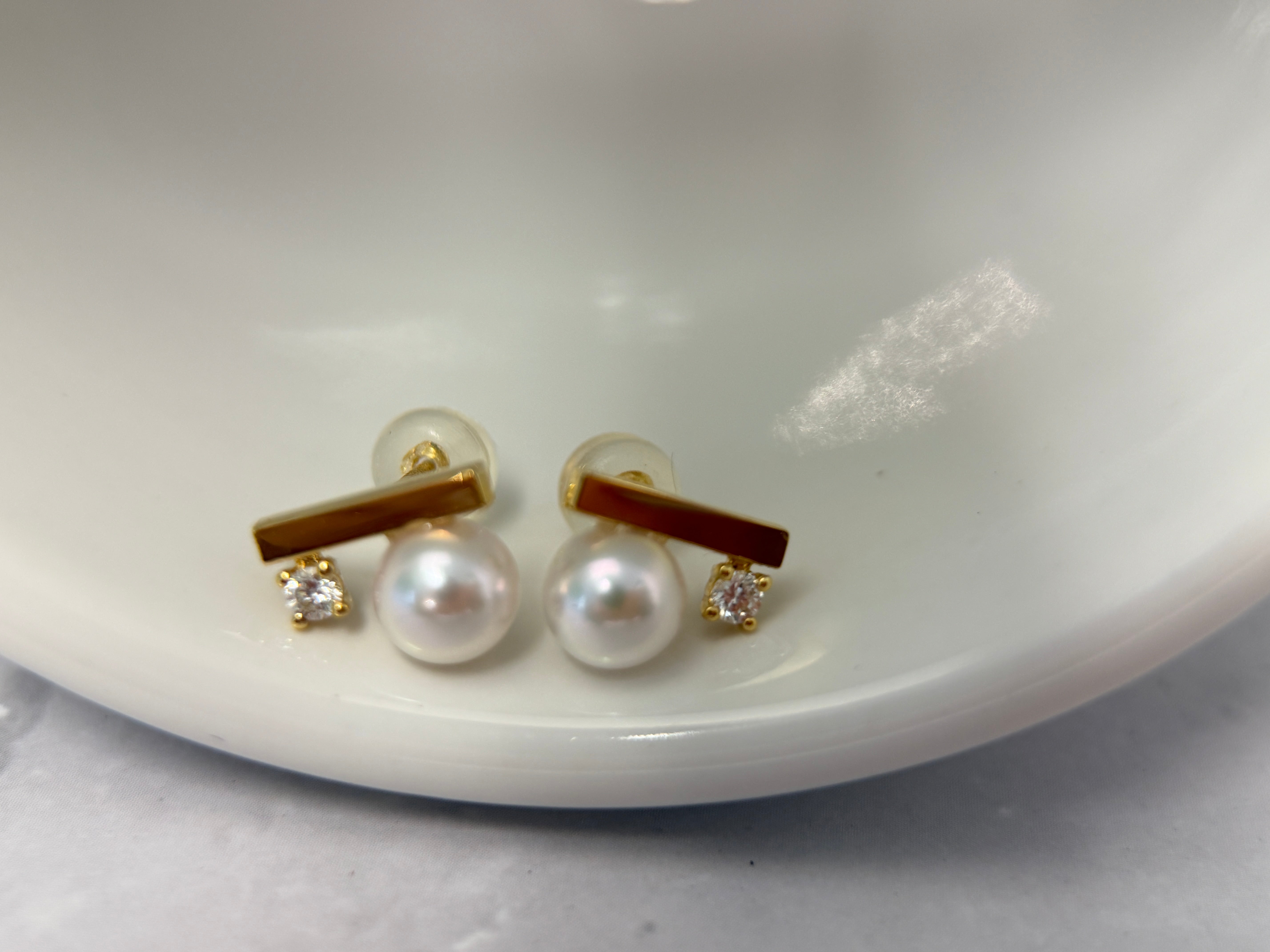 Akoya Pearl and Natural Diamond Bar Stud Earrings in K18 Yellow Gold