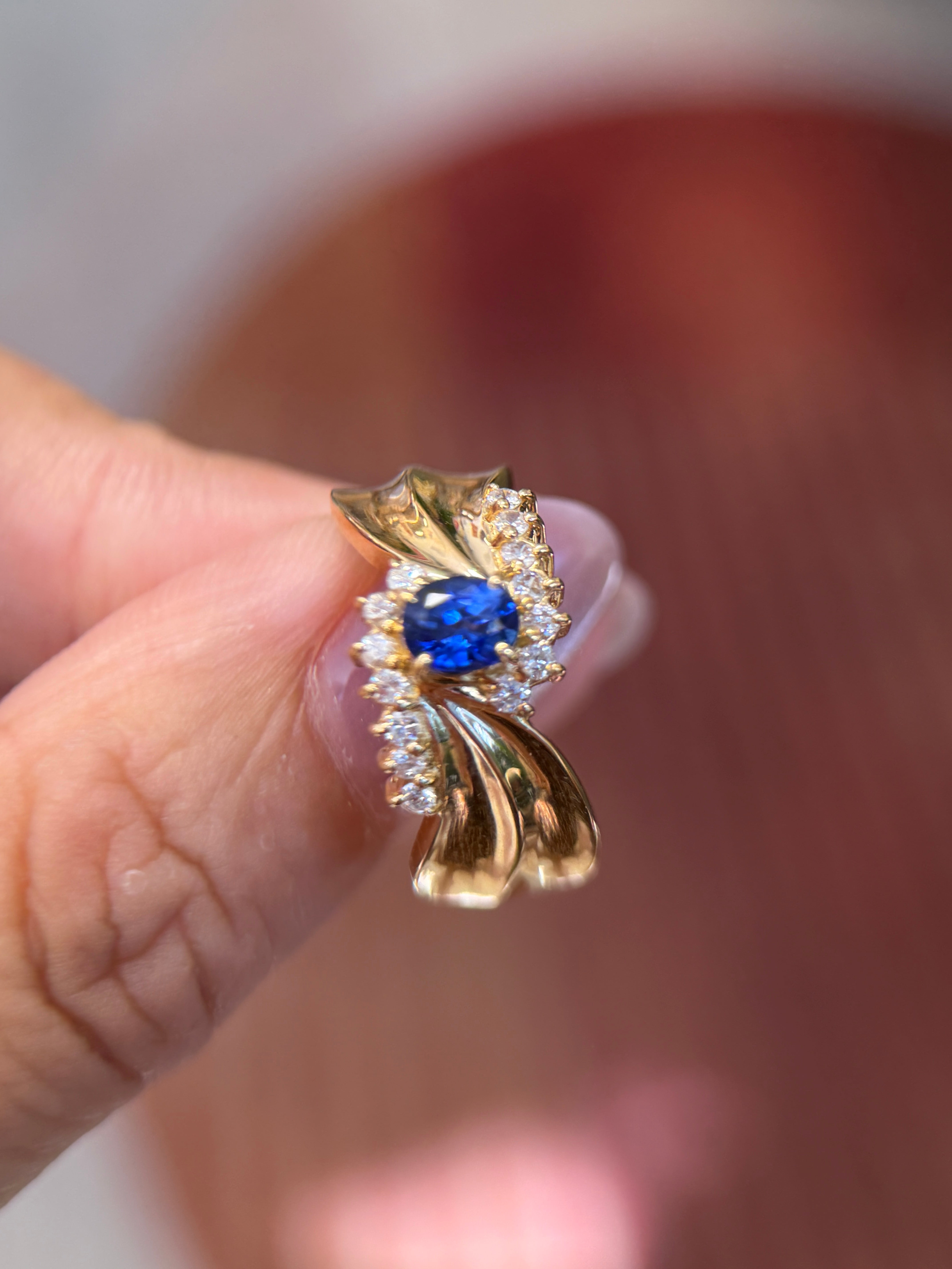 18K Yellow Gold Oval Sapphire Halo Diamond Ring