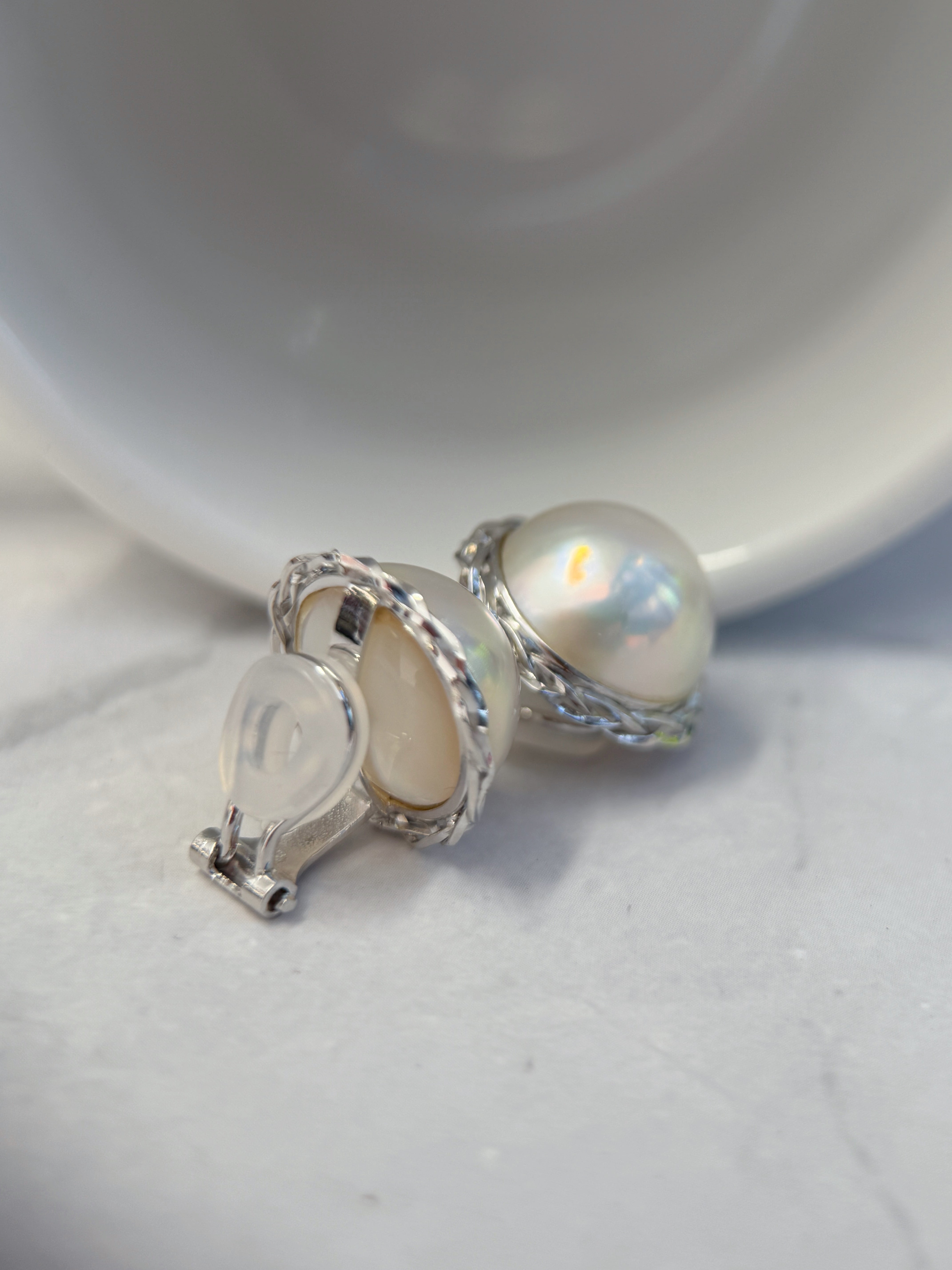 K14 White Gold 14mm Mabe Pearl Button Clip-On Earrings