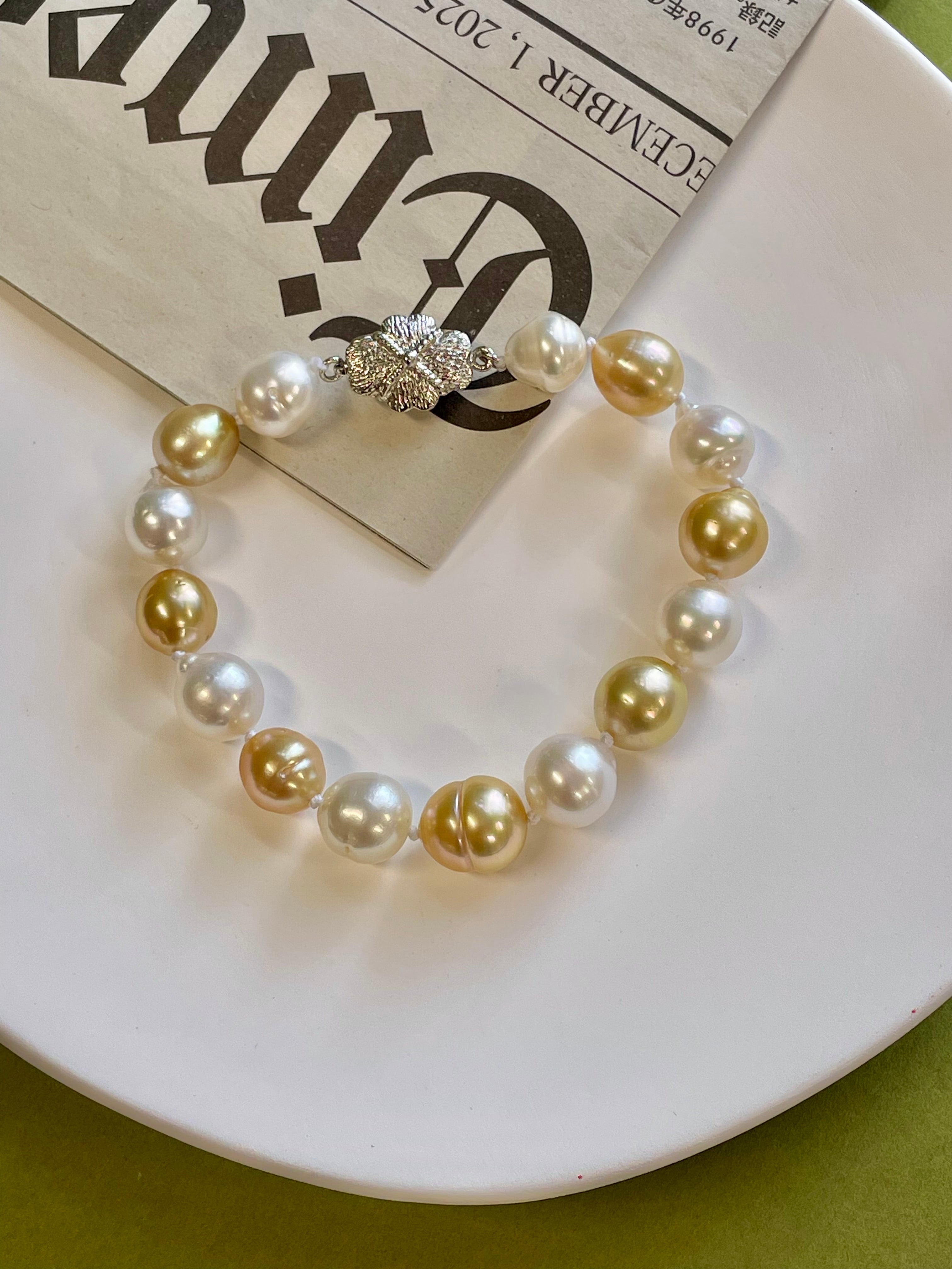 9-11mm South Sea Pearl with 925 Sliver clisp