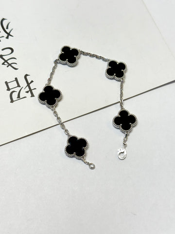 Four-leaf clover bracelet