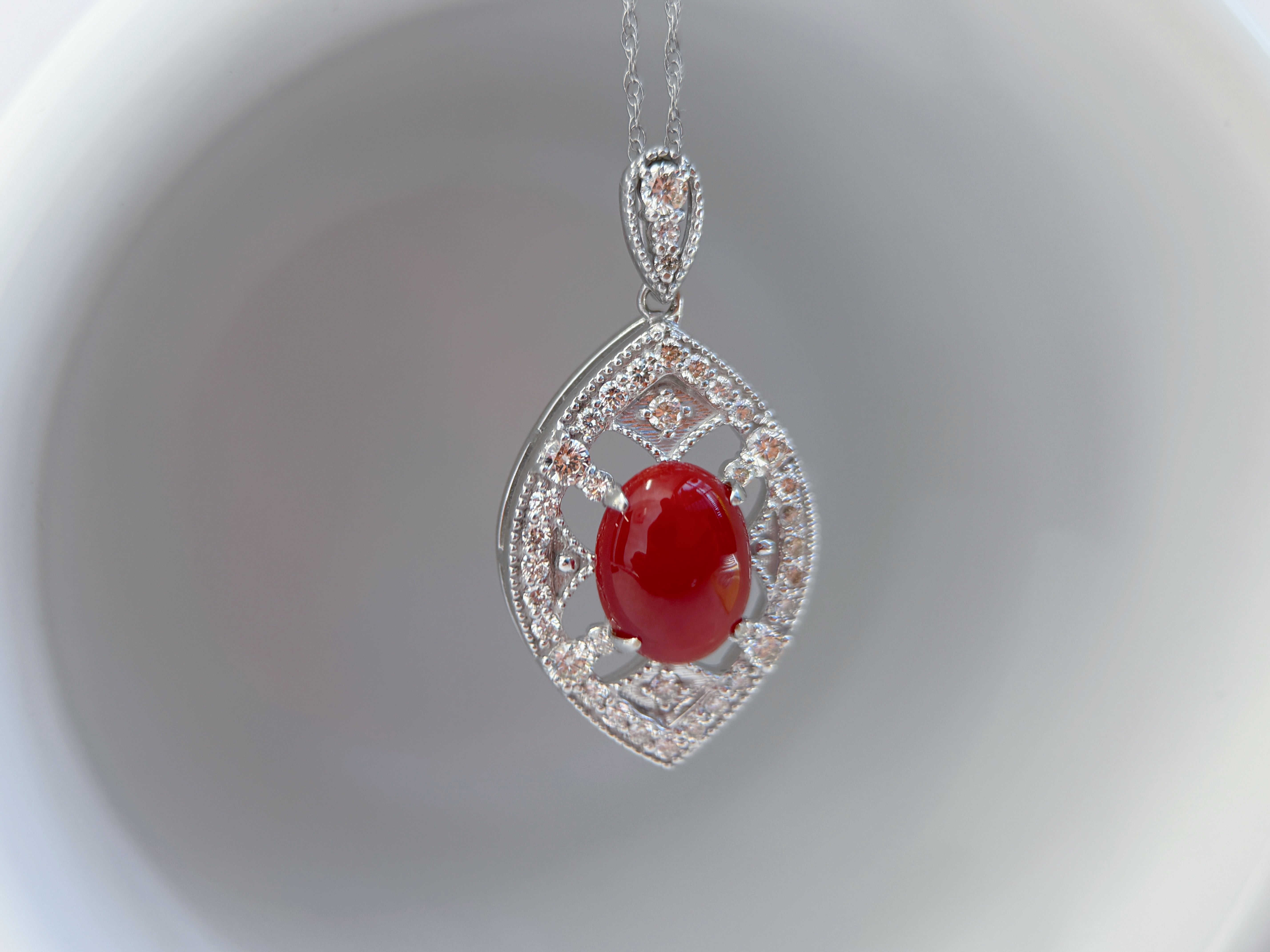 K18 White Gold Aka Coral Cabochon & Natural Diamond Pendant Necklace