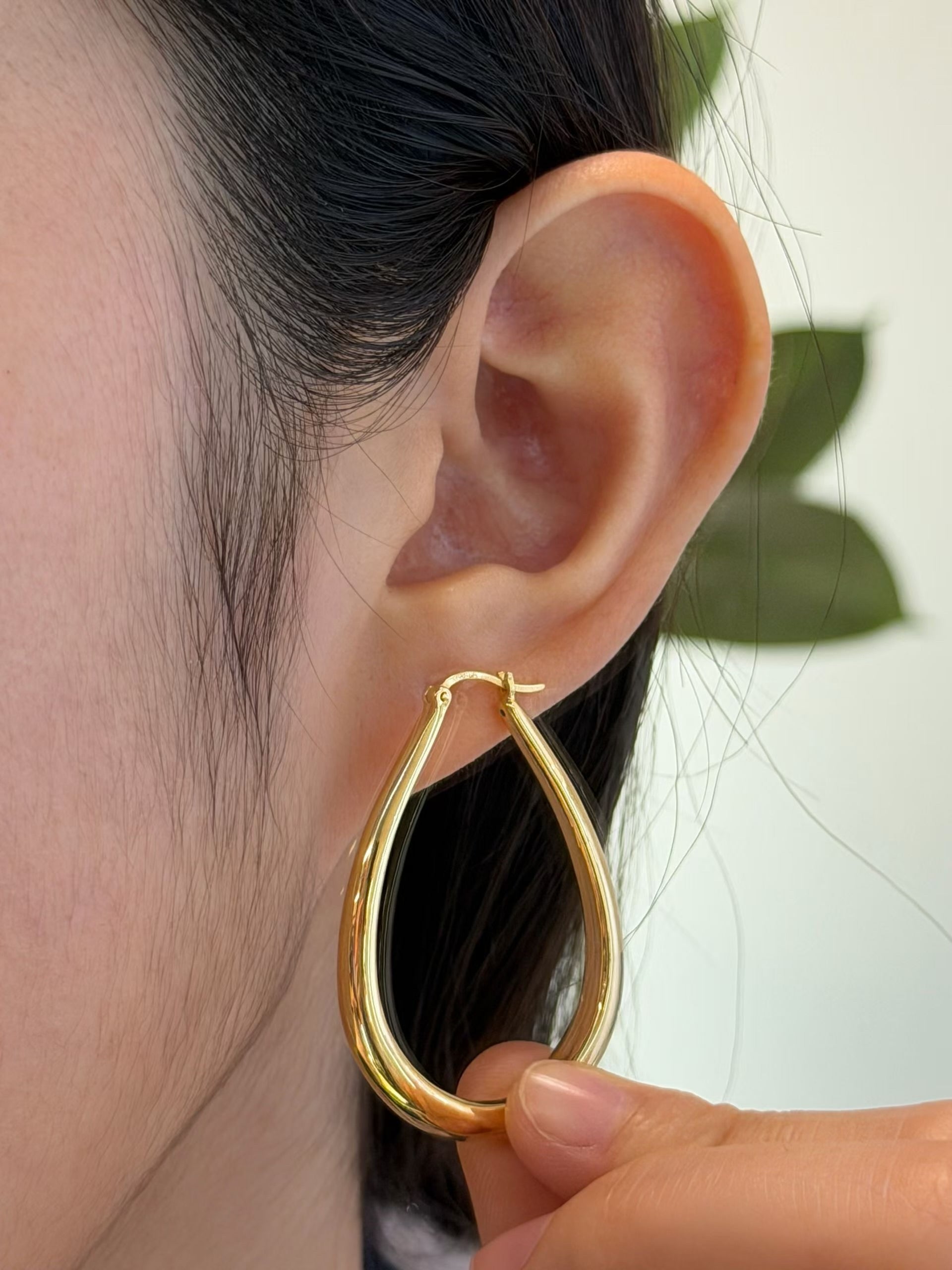 Double Teardrop Hoop Earrings in 18K Yellow Gold