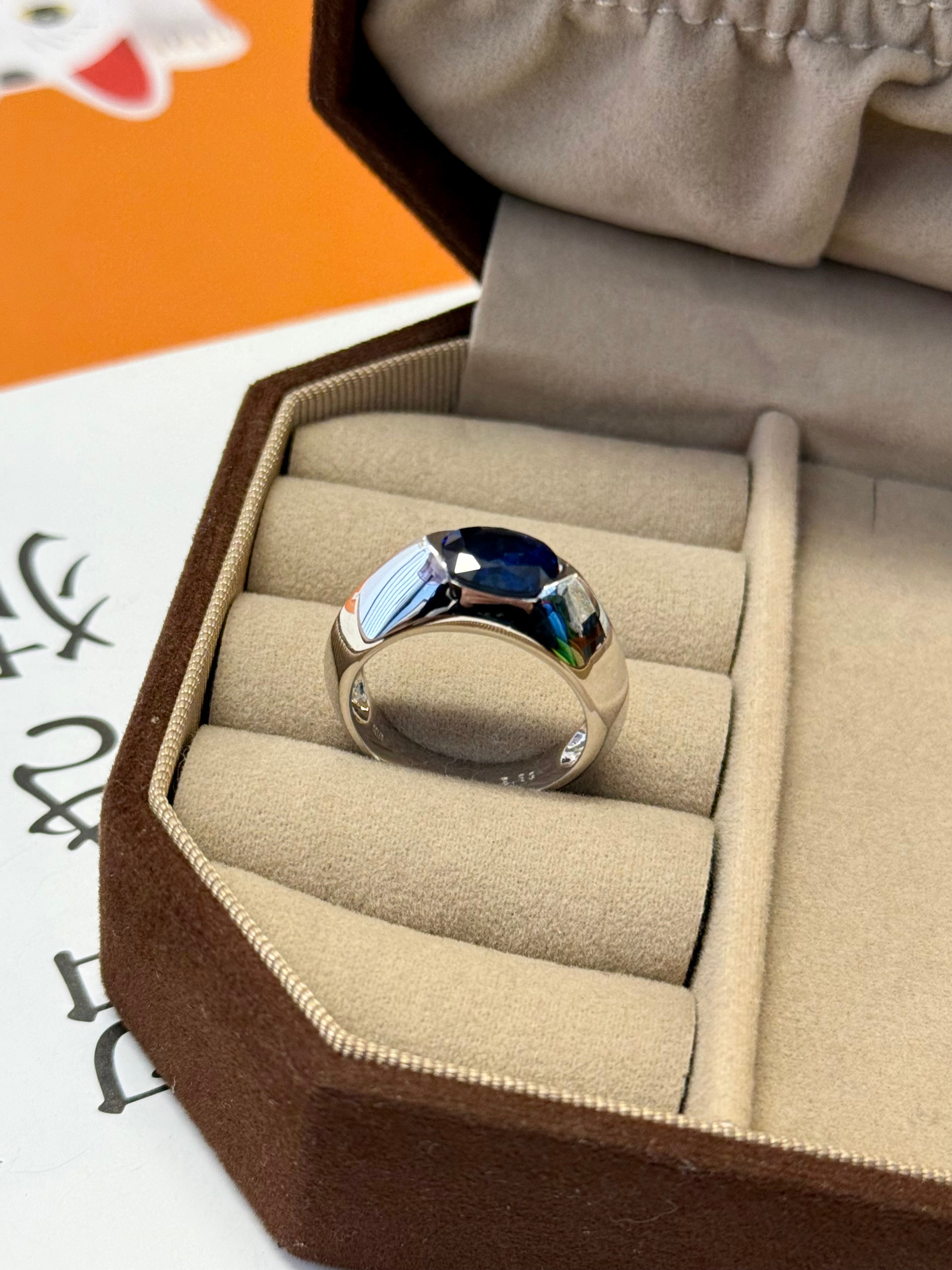 2.89CT Sapphire Ring In 18K White Gold